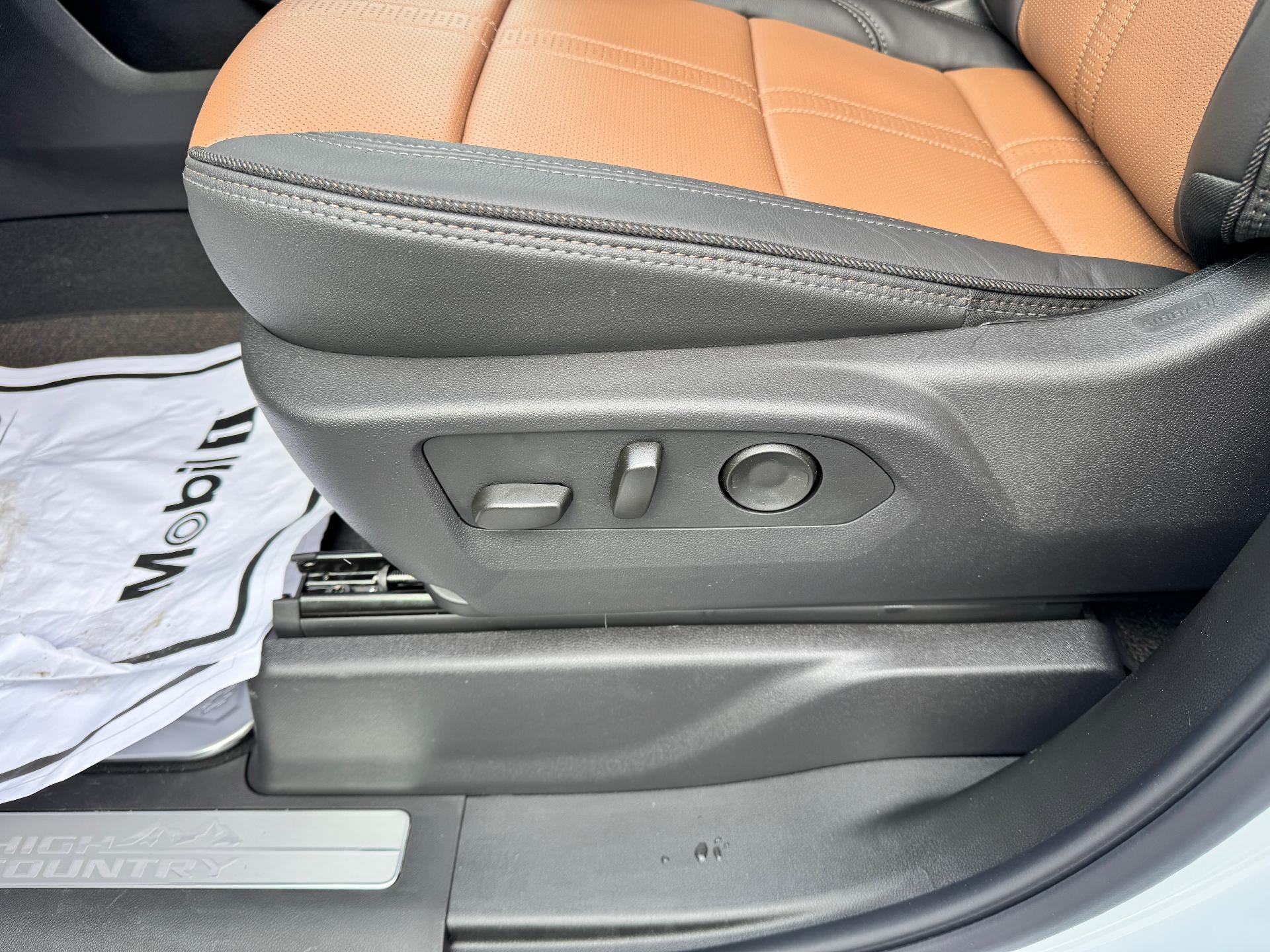 2026 Chevrolet Silverado 3500 HD HIGH COUNTRY / CREW / DMAX DIESEL / Z71 OFF ROAD / STANDARD BOX