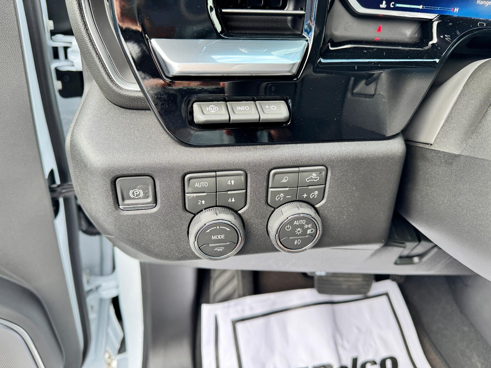 2026 Chevrolet Silverado 3500 HD HIGH COUNTRY / CREW / DMAX DIESEL / Z71 OFF ROAD / STANDARD BOX