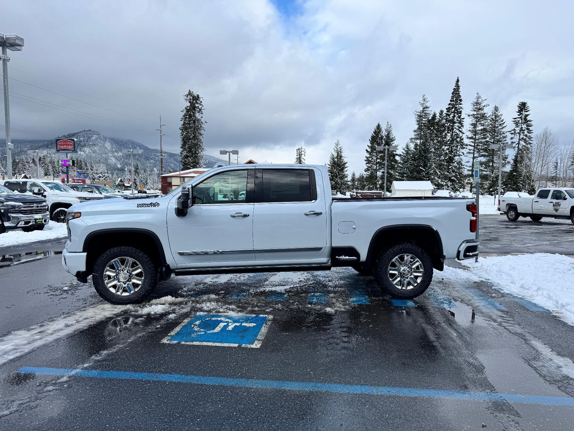 2026 Chevrolet Silverado 3500 HD HIGH COUNTRY / CREW / DMAX DIESEL / Z71 OFF ROAD / STANDARD BOX