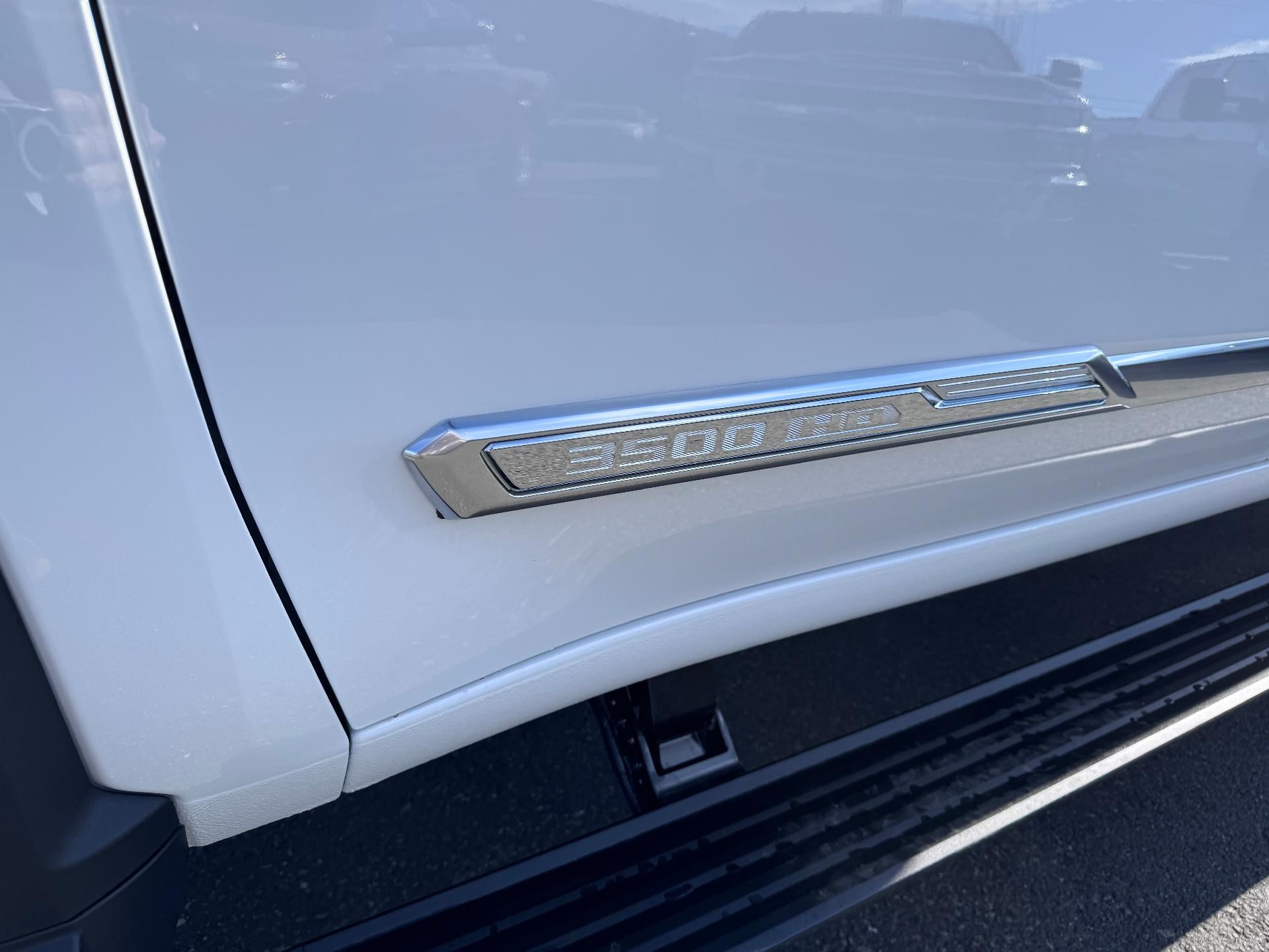 2026 Chevrolet Silverado 3500 HD HIGH COUNTRY / CREW / DMAX DIESEL / PREMIUM PCKG / Z71 OFF ROAD / STANDARD BOX