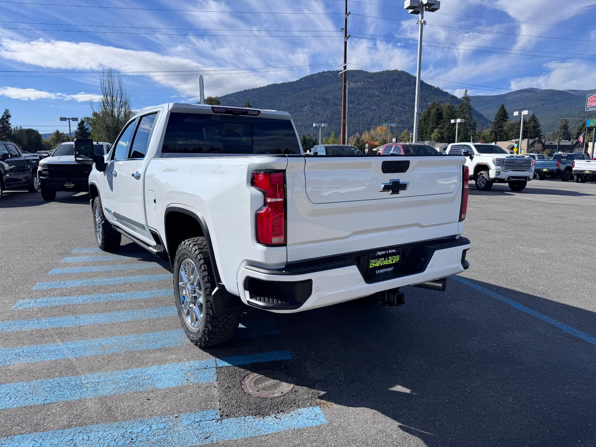 2026 Chevrolet Silverado 3500 HD HIGH COUNTRY / CREW / DMAX DIESEL / PREMIUM PCKG / Z71 OFF ROAD / STANDARD BOX