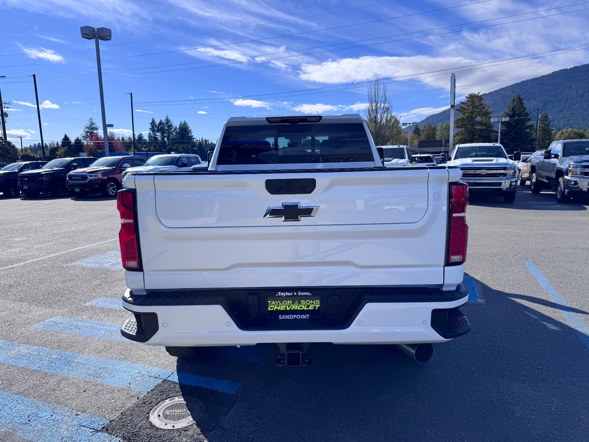 2026 Chevrolet Silverado 3500 HD HIGH COUNTRY / CREW / DMAX DIESEL / PREMIUM PCKG / Z71 OFF ROAD / STANDARD BOX