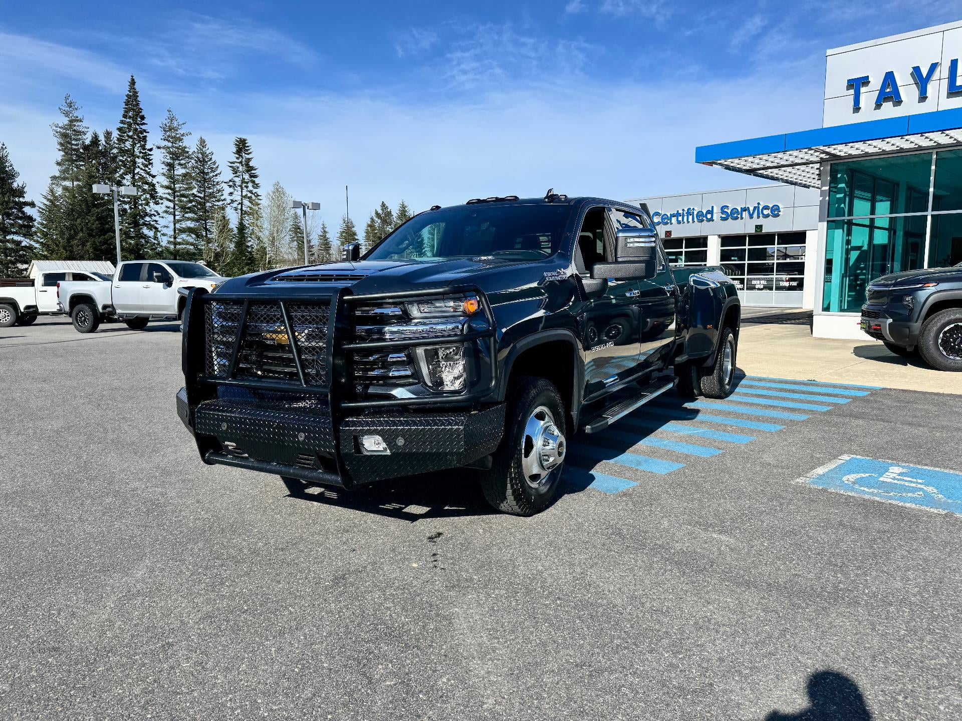 2020 Chevrolet Silverado 3500 HD HIGH COUNTRY / CREW / DMAX DIESEL / DUAL REAR WHEEL / LONG BOX / 35K MILES