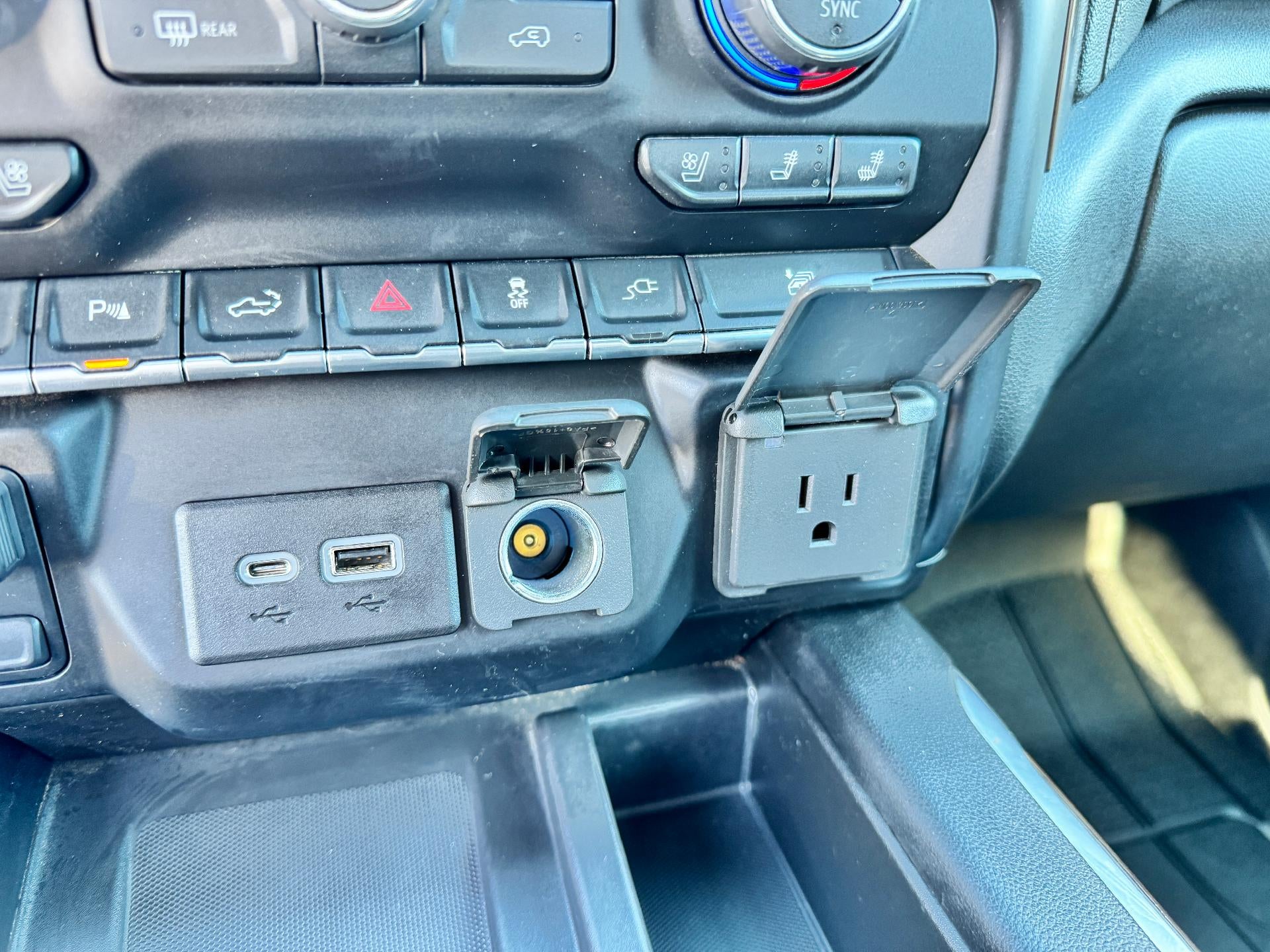 2020 Chevrolet Silverado 3500 HD HIGH COUNTRY / CREW / DMAX DIESEL / DUAL REAR WHEEL / LONG BOX / 35K MILES