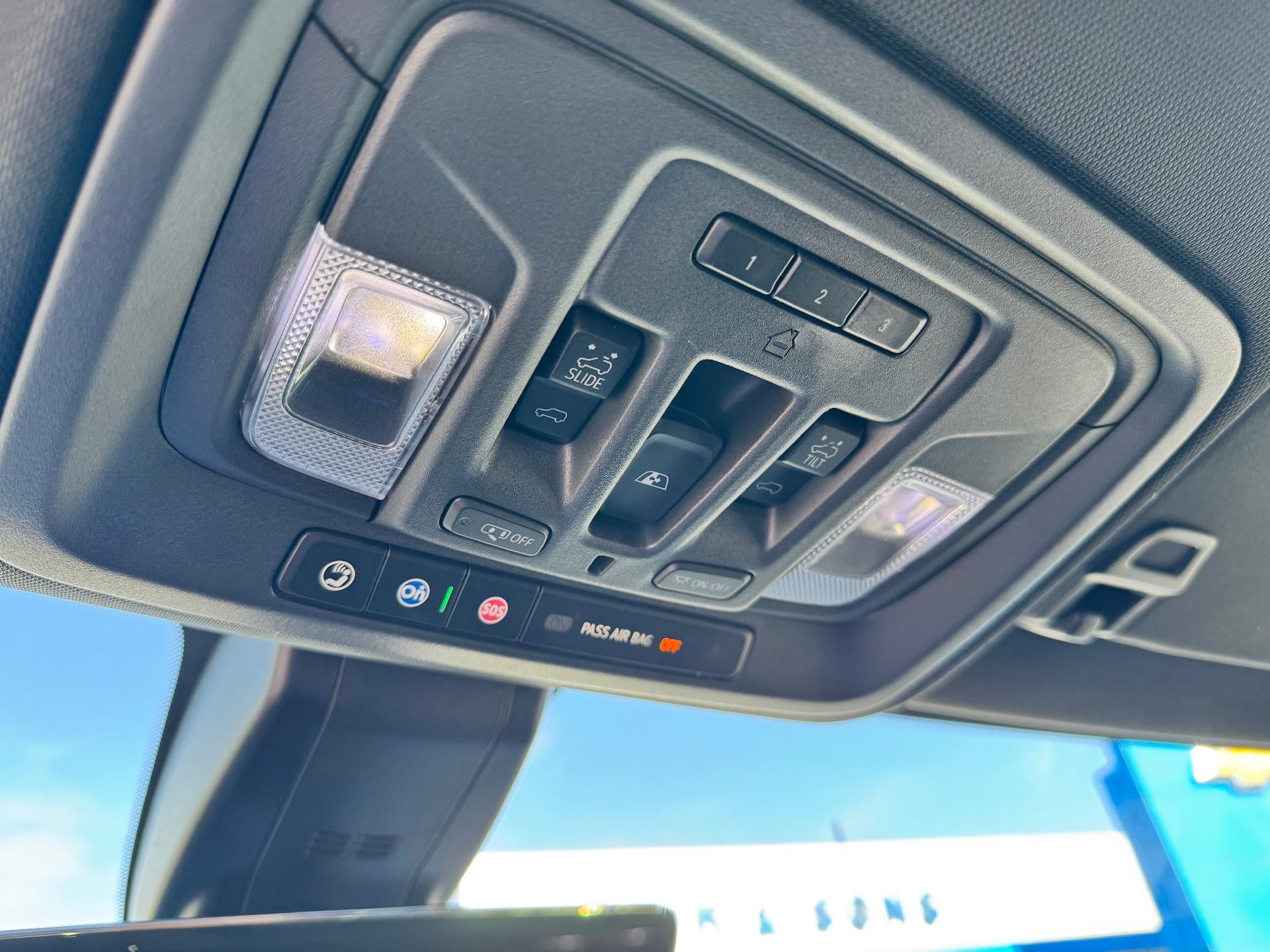 2020 Chevrolet Silverado 3500 HD HIGH COUNTRY / CREW / DMAX DIESEL / DUAL REAR WHEEL / LONG BOX / 35K MILES
