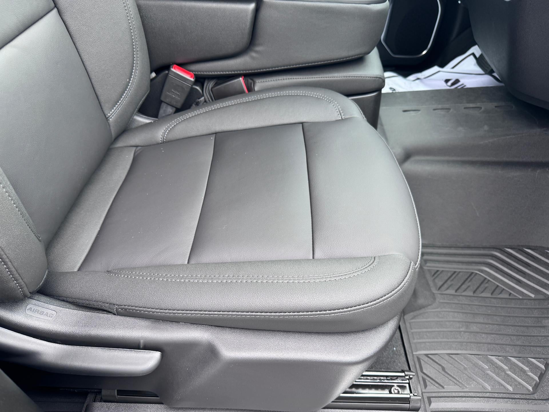 2026 Chevrolet Silverado 2500 HD LT / DOUBLE CAB / 6.6 LITER GAS V8 / Z71 OFF ROAD / STANDARD BOX