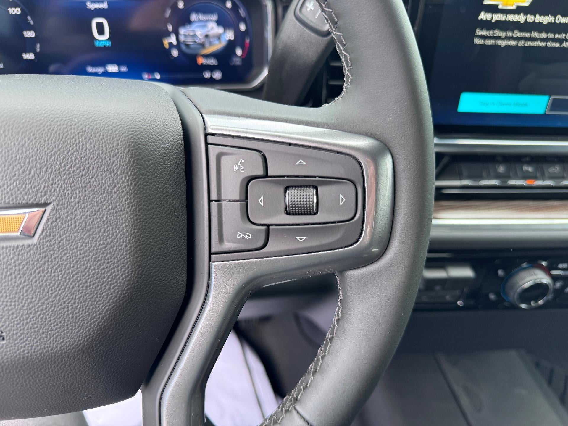 2026 Chevrolet Silverado 2500 HD LT / DOUBLE CAB / 6.6 LITER GAS V8 / Z71 OFF ROAD / STANDARD BOX
