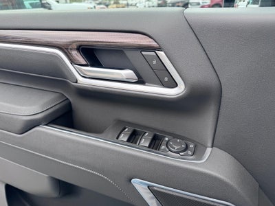 2026 Chevrolet Silverado 2500 HD LT / DOUBLE CAB / 6.6 LITER GAS V8 / Z71 OFF ROAD / STANDARD BOX