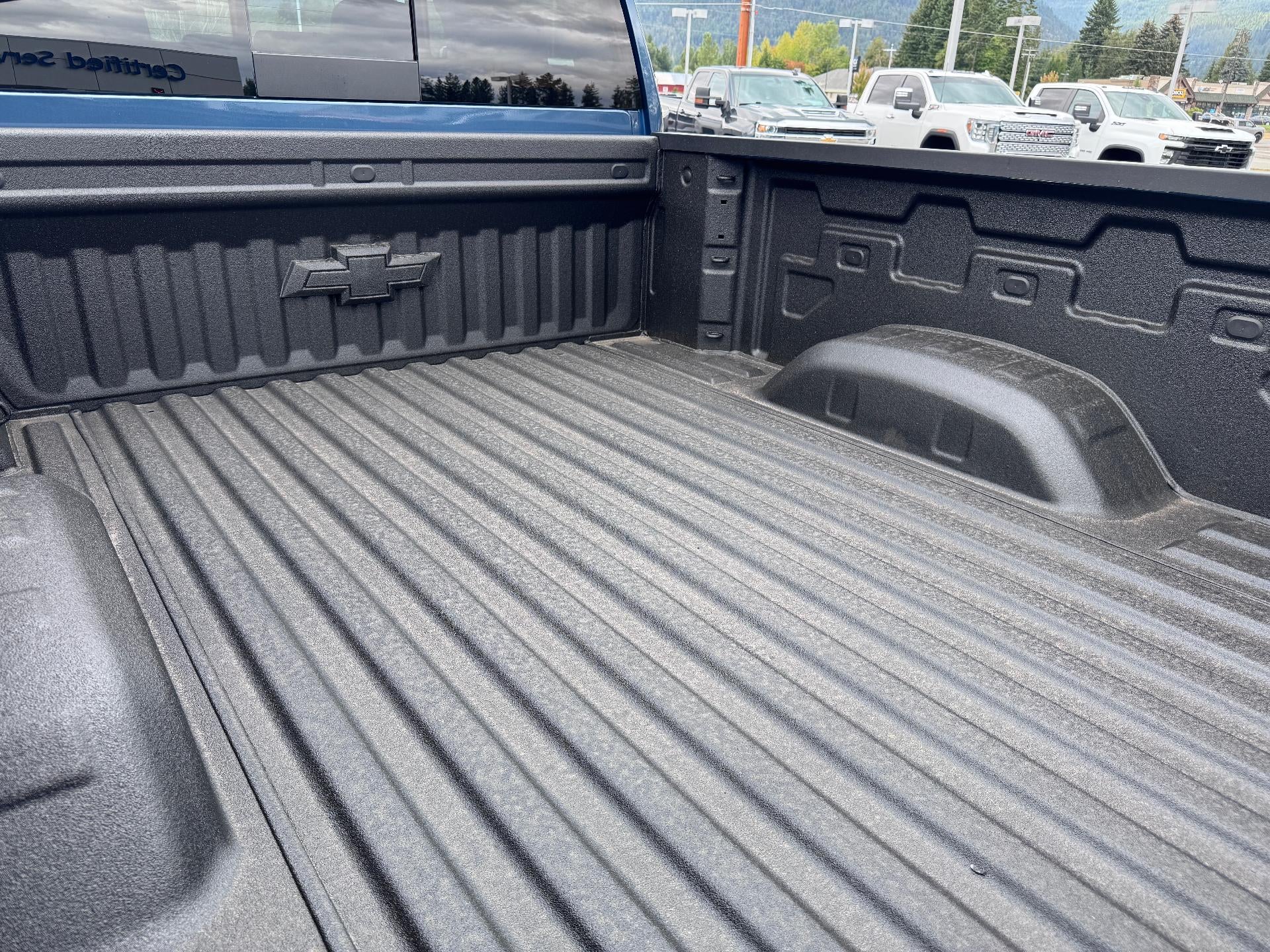 2026 Chevrolet Silverado 2500 HD LT / DOUBLE CAB / 6.6 LITER GAS V8 / Z71 OFF ROAD / STANDARD BOX