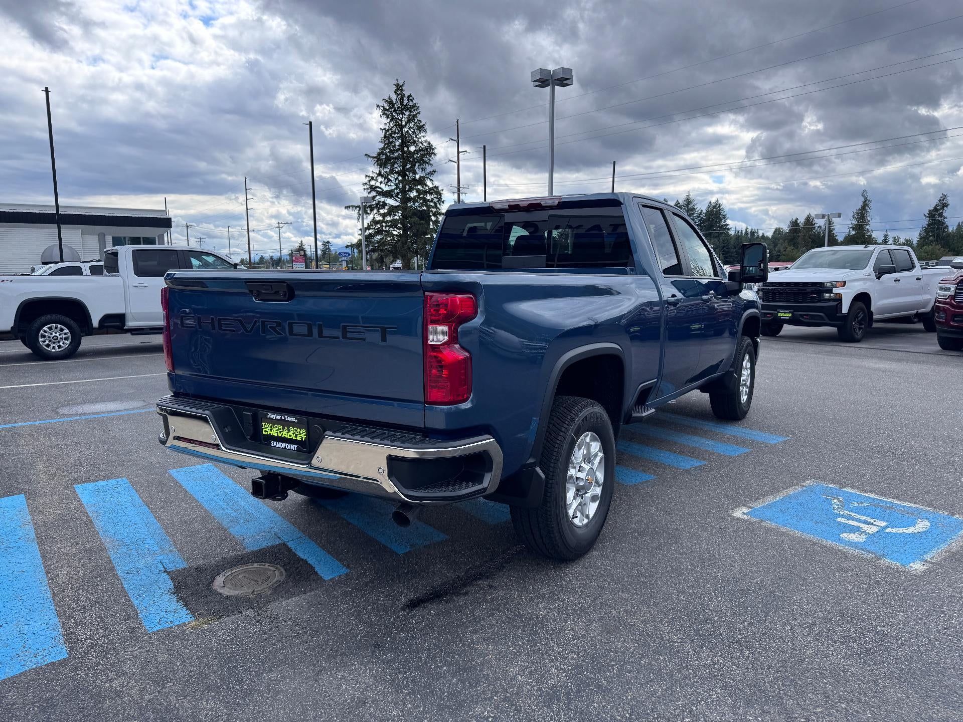 2026 Chevrolet Silverado 2500 HD LT / DOUBLE CAB / 6.6 LITER GAS V8 / Z71 OFF ROAD / STANDARD BOX
