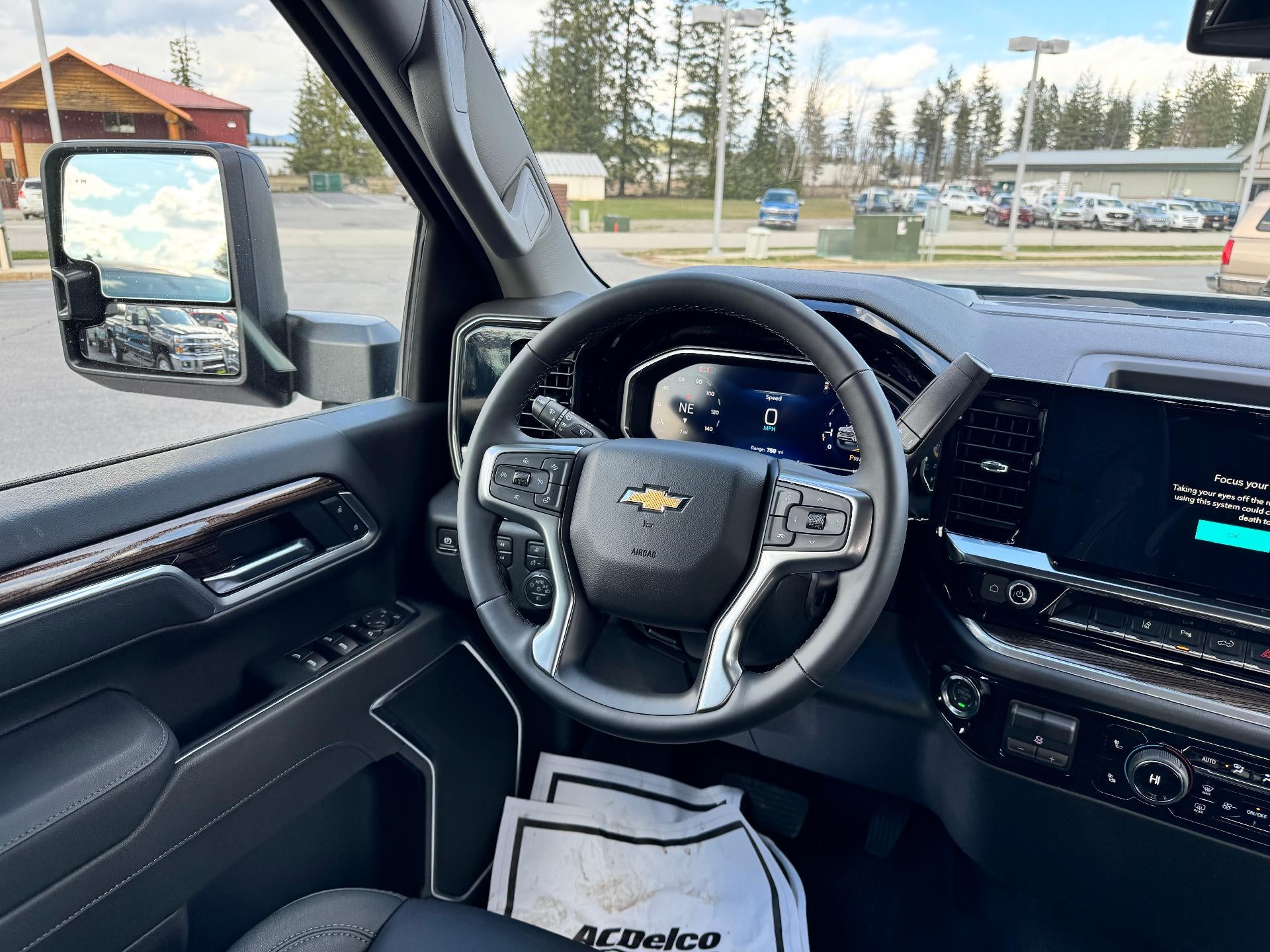 2026 Chevrolet Silverado 2500 HD LT / DOUBLE CAB / 6.6 LITER GAS V8 / Z71 OFF ROAD / LEATHER / STANDARD BOX
