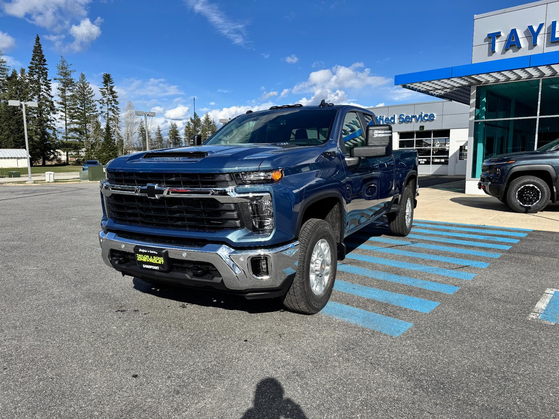 2026 Chevrolet Silverado 2500 HD LT / DOUBLE CAB / 6.6 LITER GAS V8 / Z71 OFF ROAD / LEATHER / STANDARD BOX