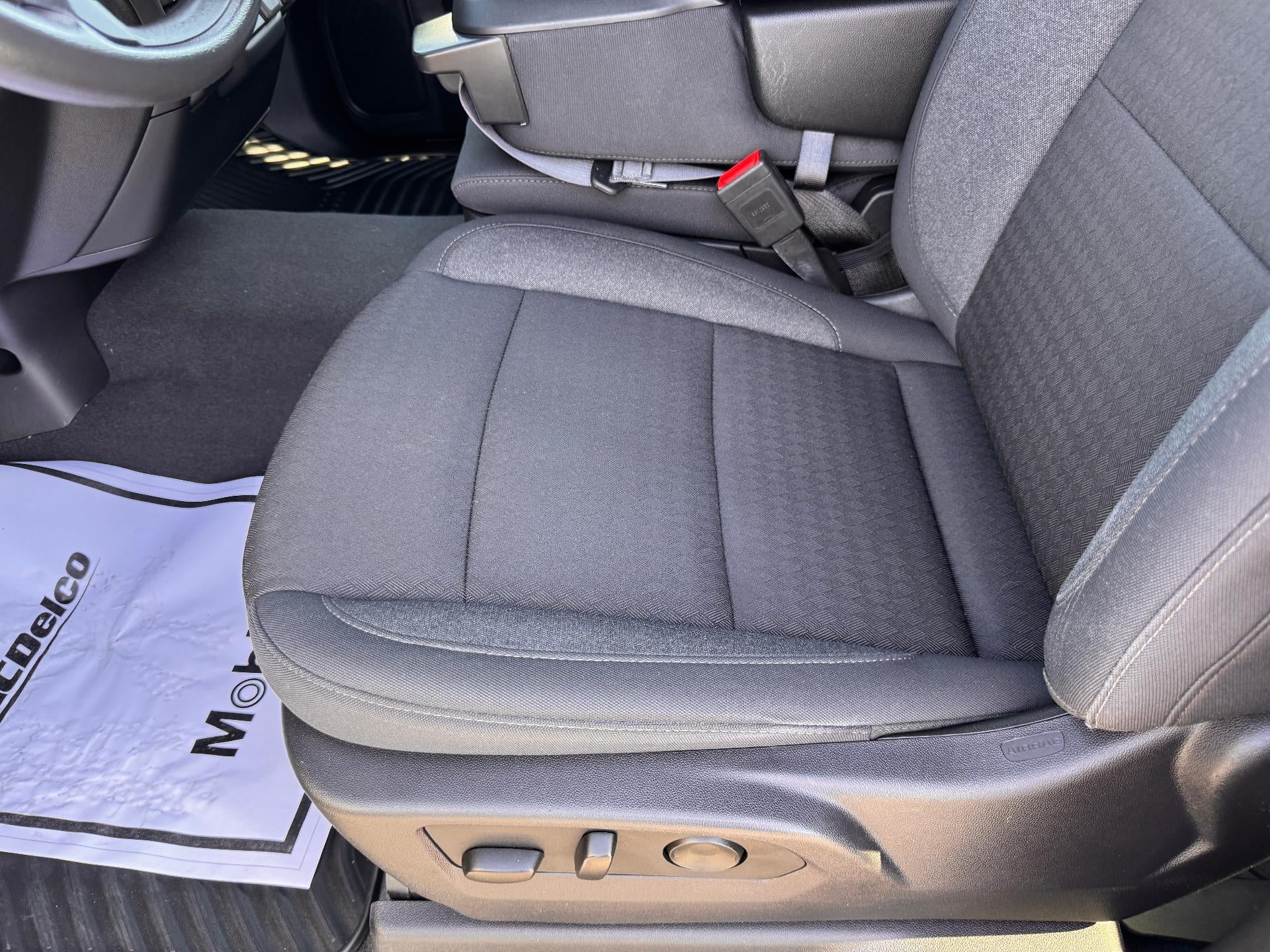 2024 Chevrolet Silverado 1500 CUSTOM / CREW / 2.7 TURBOMAX / SHORT BOX / 1 OWNER / WARRANTY