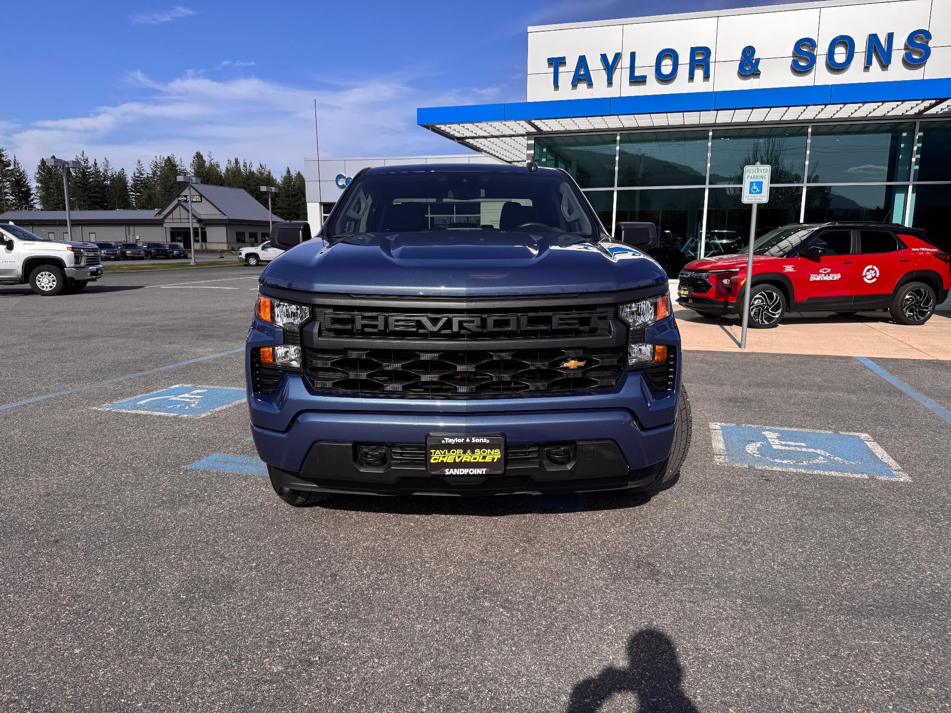 2024 Chevrolet Silverado 1500 CUSTOM / CREW / 2.7 TURBOMAX / SHORT BOX / 1 OWNER / WARRANTY