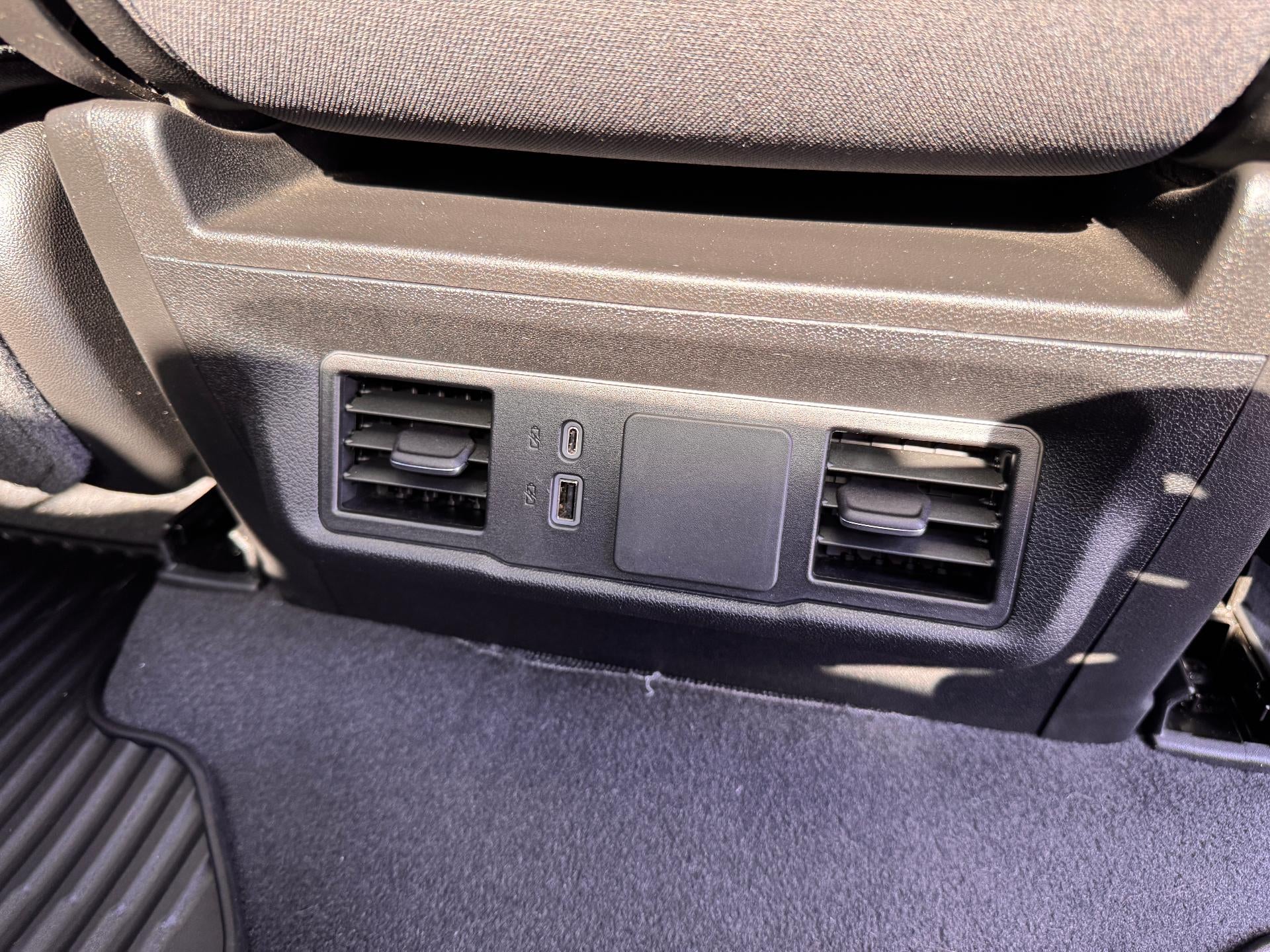 2024 Chevrolet Silverado 1500 CUSTOM / CREW / 2.7 TURBOMAX / SHORT BOX / 1 OWNER / WARRANTY