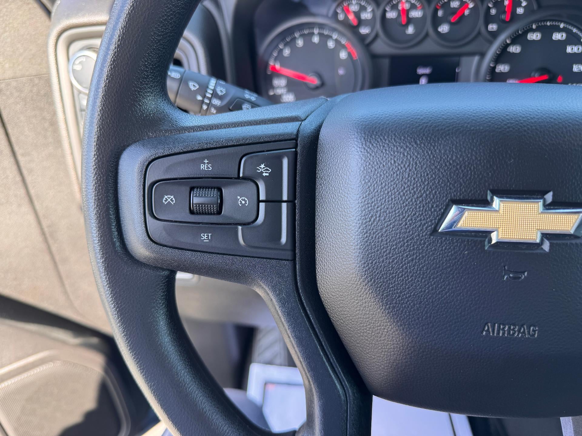 2024 Chevrolet Silverado 1500 CUSTOM / CREW / 2.7 TURBOMAX / SHORT BOX / 1 OWNER / WARRANTY
