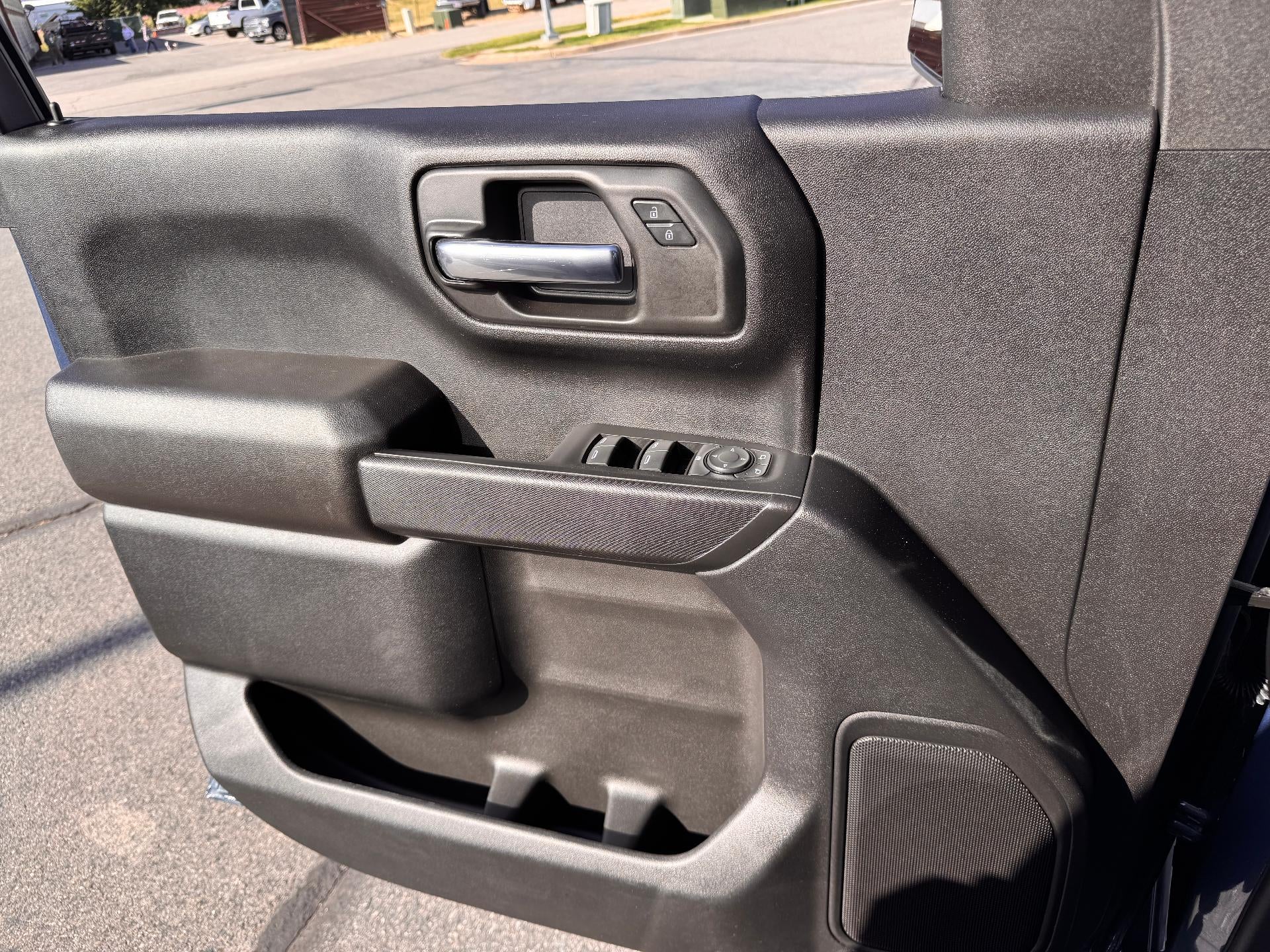 2024 Chevrolet Silverado 1500 CUSTOM / CREW / 2.7 TURBOMAX / SHORT BOX / 1 OWNER / WARRANTY
