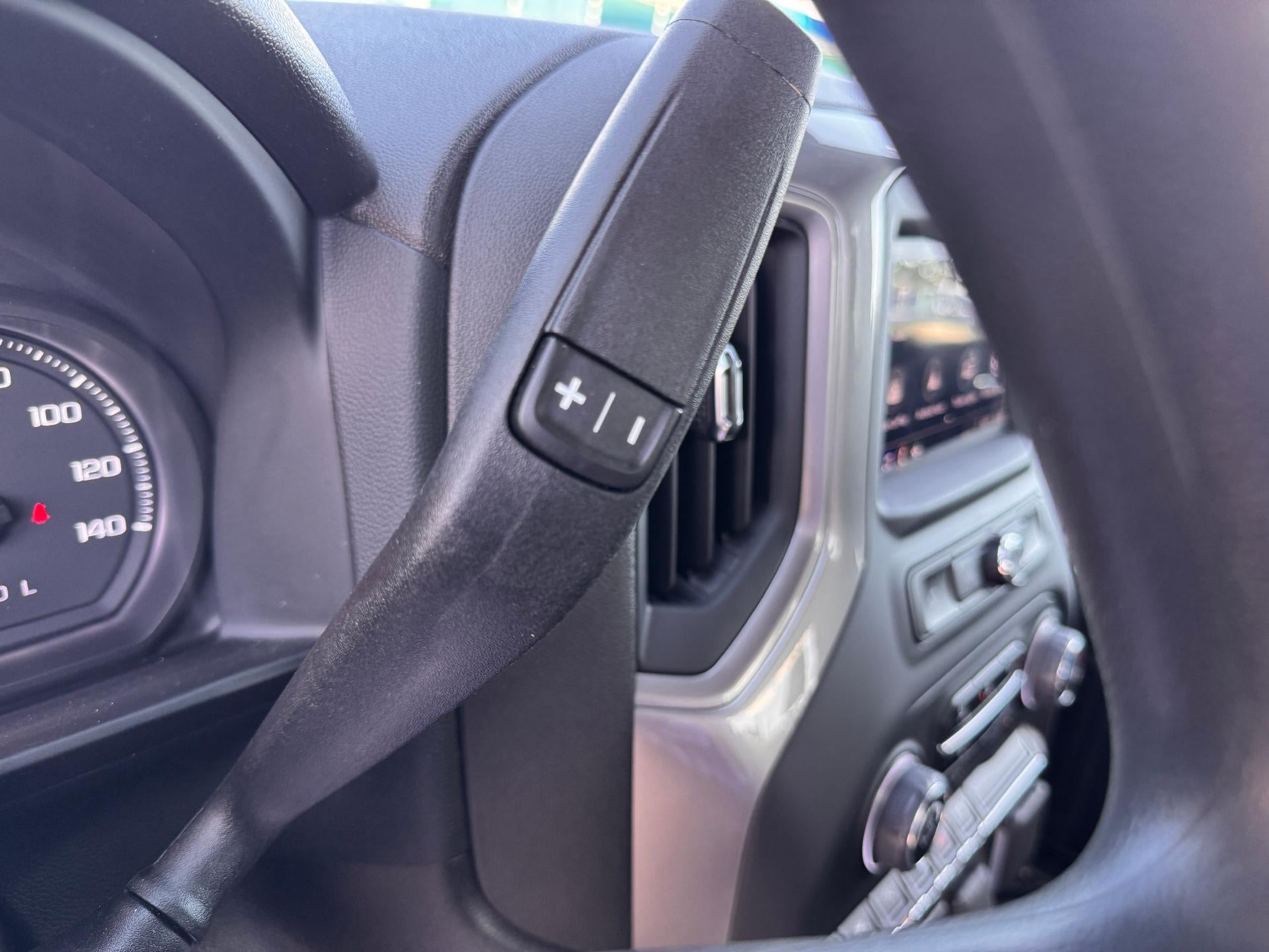 2024 Chevrolet Silverado 1500 CUSTOM / CREW / 2.7 TURBOMAX / SHORT BOX / 1 OWNER / WARRANTY