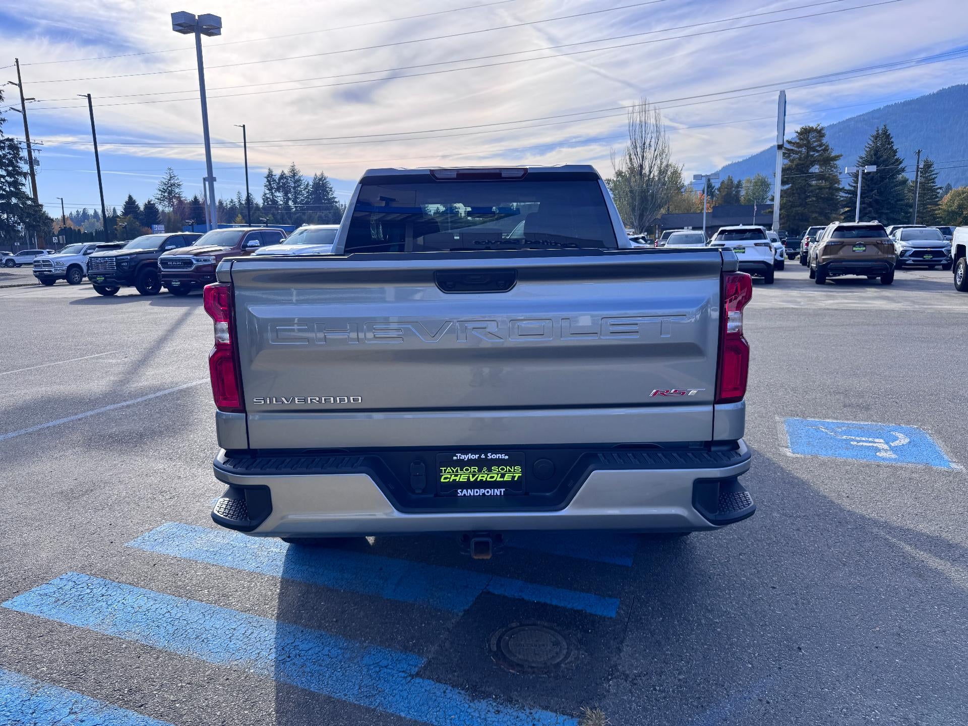 2026 Chevrolet Silverado 1500 RST / CREW / 2.7 TURBOMAX / SELECT PCKG / HEATED SEATS / 15K MILES / WARRANTY