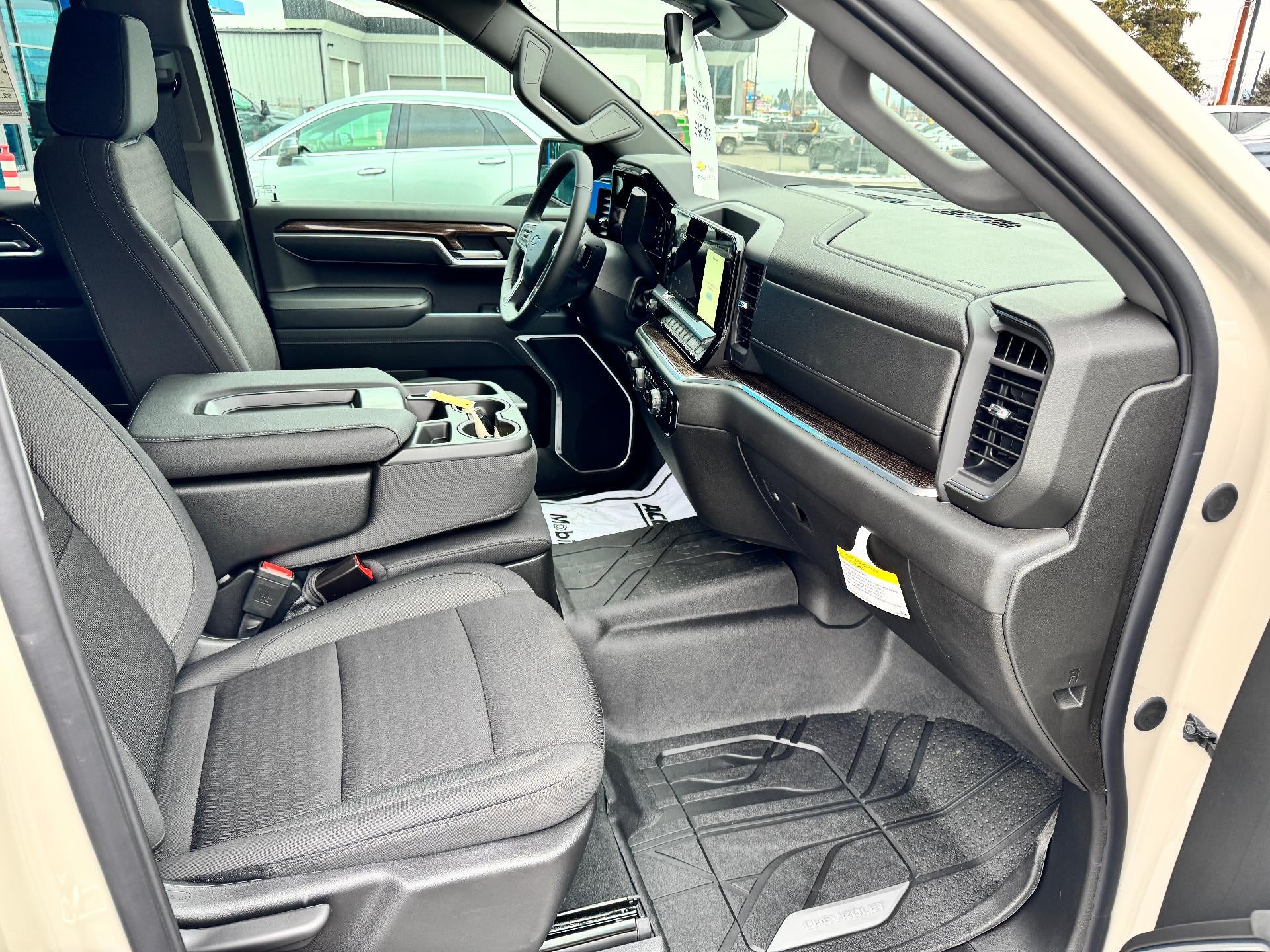 2026 Chevrolet Silverado 1500 RST / CREW / 2.7 LITER TURBOMAX / SELECT PCKG / SHORT BOX