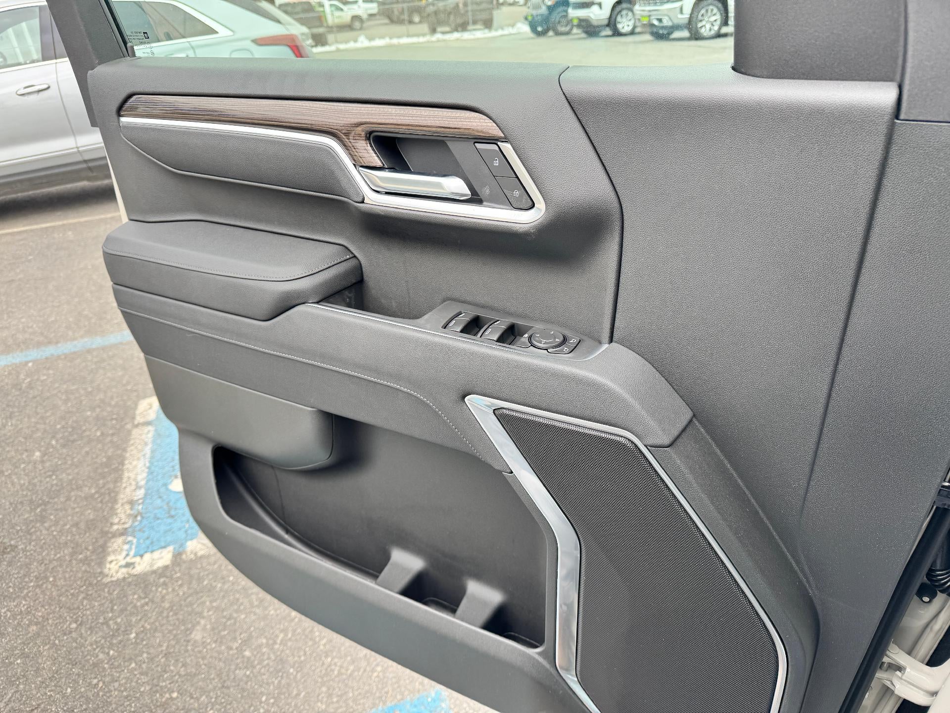 2026 Chevrolet Silverado 1500 RST / CREW / 2.7 LITER TURBOMAX / SELECT PCKG / SHORT BOX