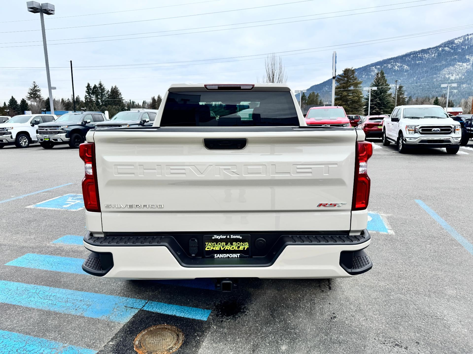 2026 Chevrolet Silverado 1500 RST / CREW / 2.7 LITER TURBOMAX / SELECT PCKG / SHORT BOX