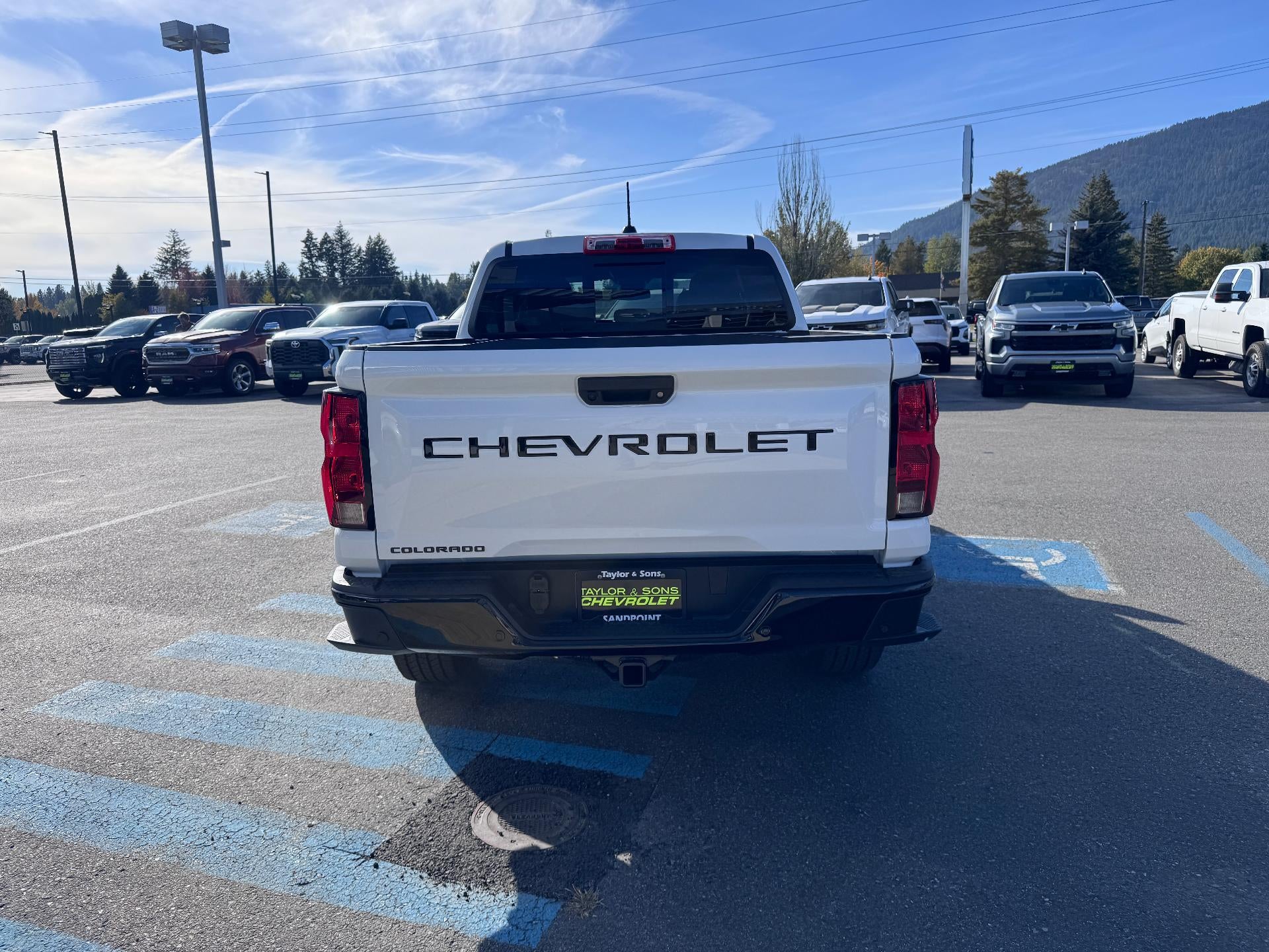 2026 Chevrolet Colorado CUSTOM / CREW / 2.7 TURBOMAX / BEDLINER / TOW PCKG