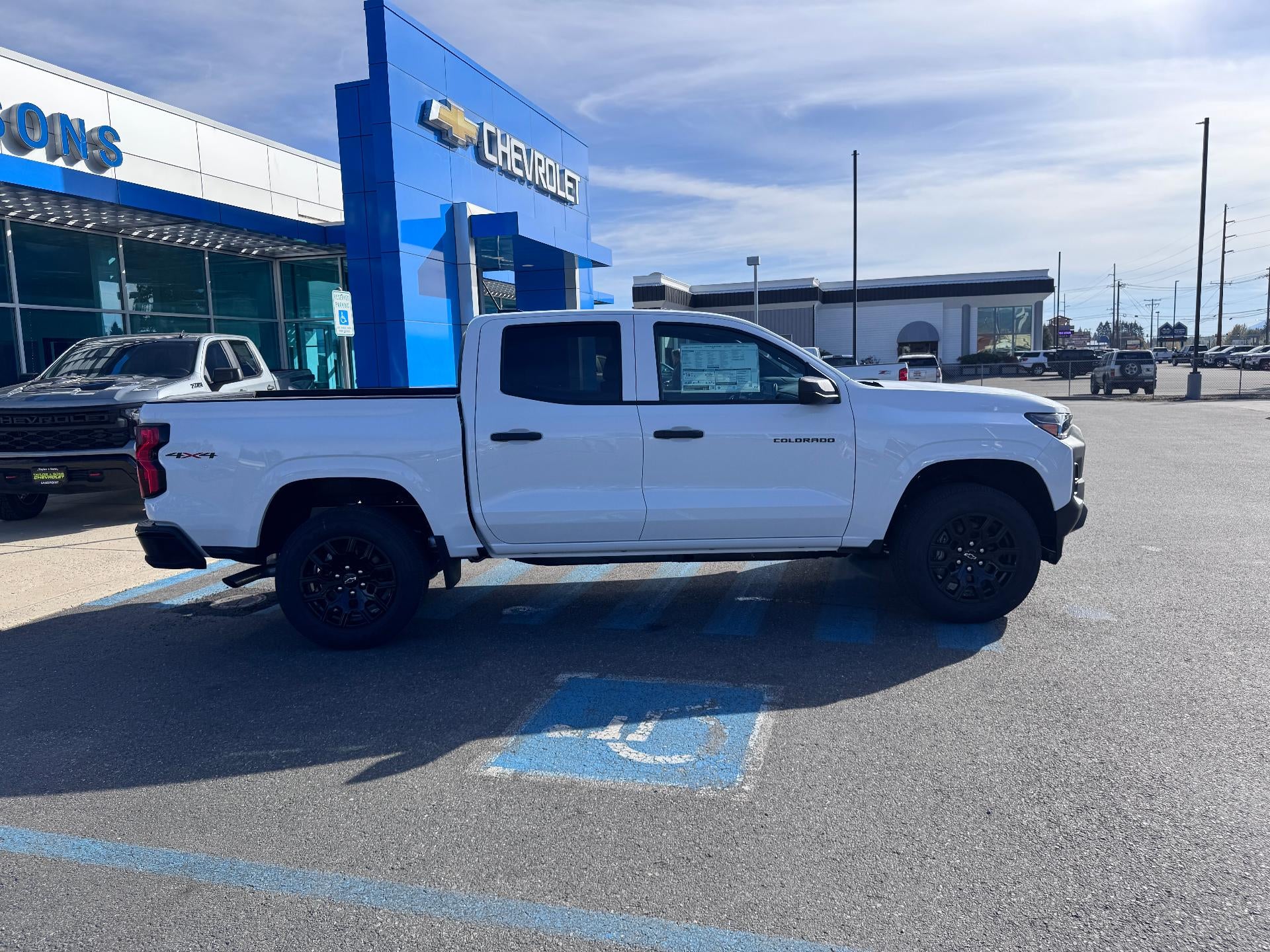 2026 Chevrolet Colorado CUSTOM / CREW / 2.7 TURBOMAX / BEDLINER / TOW PCKG