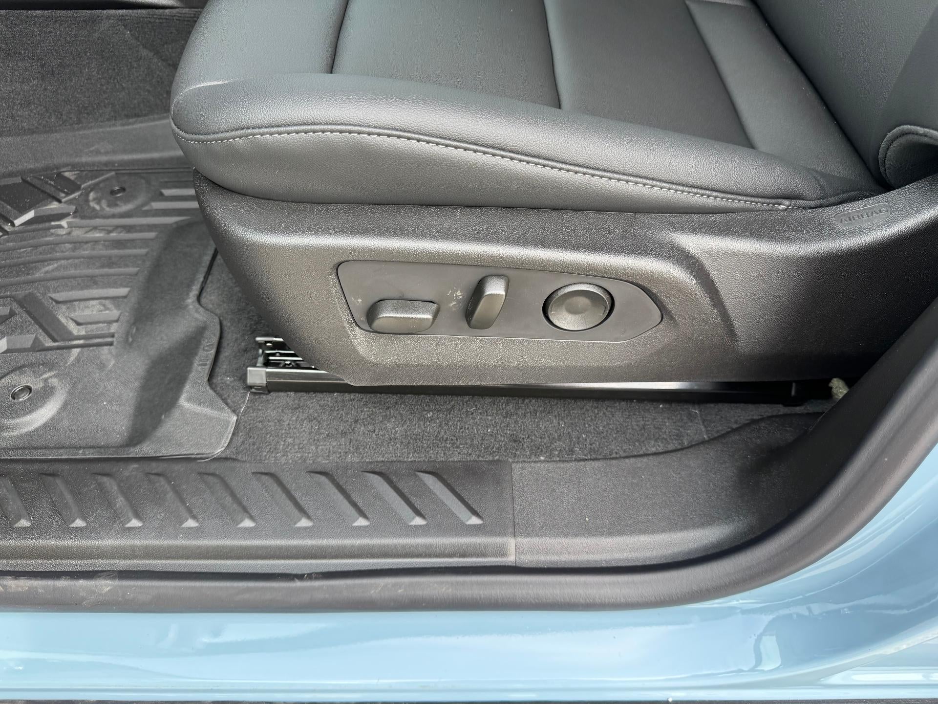 2025 Chevrolet Colorado LT / CREW / 2.7 TURBOMAX / ADAPTIVE CRUISE / HEATED SEATS