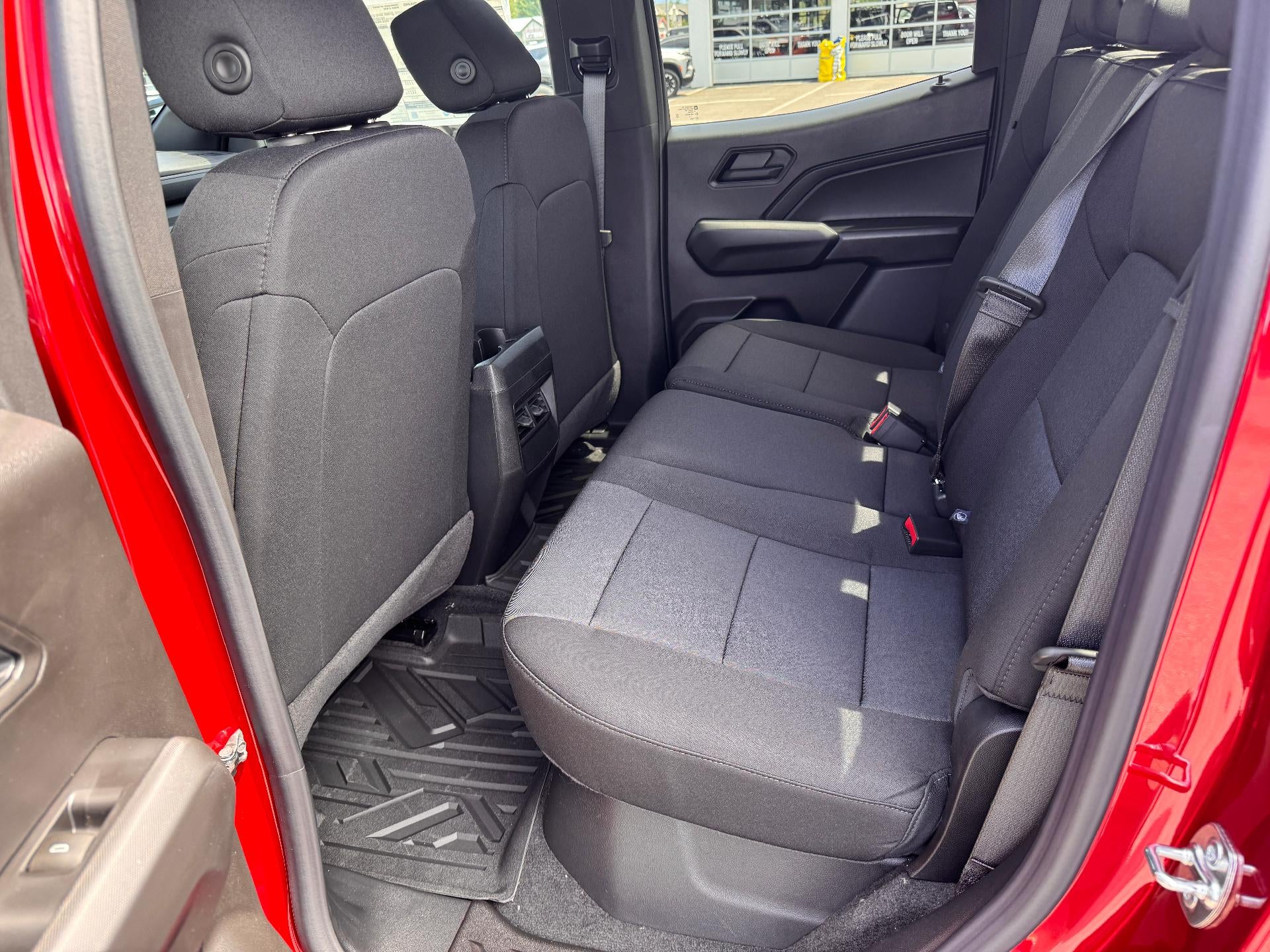 2026 Chevrolet Colorado TRAIL BOSS / CREW / 2.7 TUBOMAX / DARK ESSENTIALS