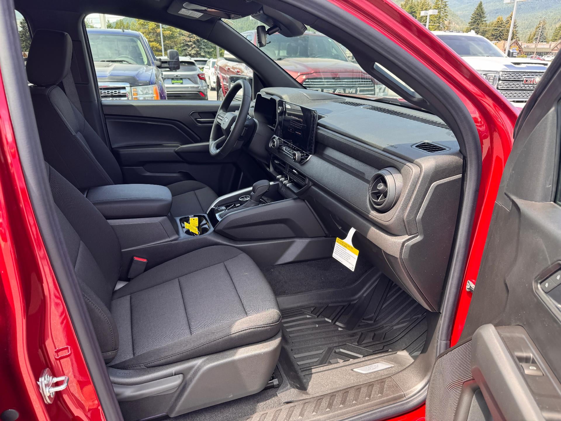 2026 Chevrolet Colorado TRAIL BOSS / CREW / 2.7 TUBOMAX / DARK ESSENTIALS