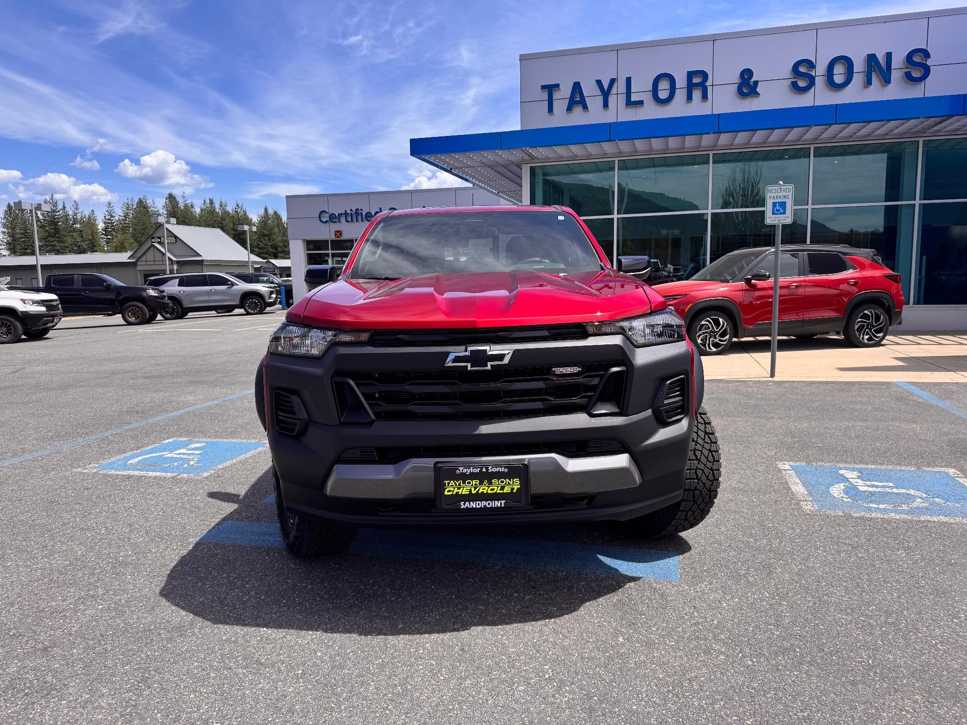 2026 Chevrolet Colorado TRAIL BOSS / CREW / 2.7 TUBOMAX / DARK ESSENTIALS