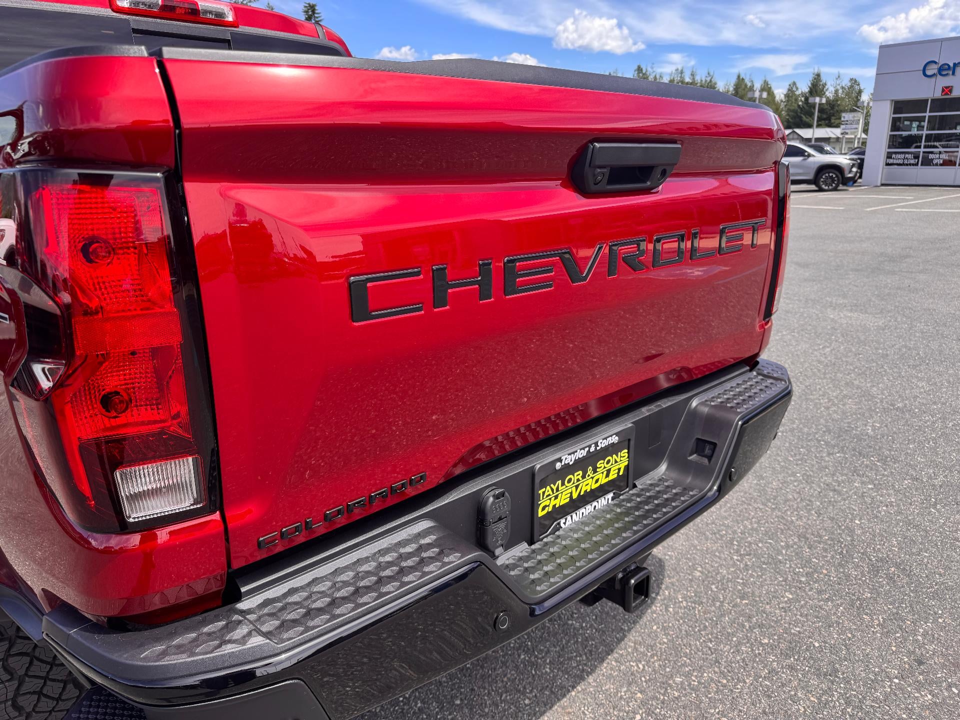 2026 Chevrolet Colorado TRAIL BOSS / CREW / 2.7 TUBOMAX / DARK ESSENTIALS