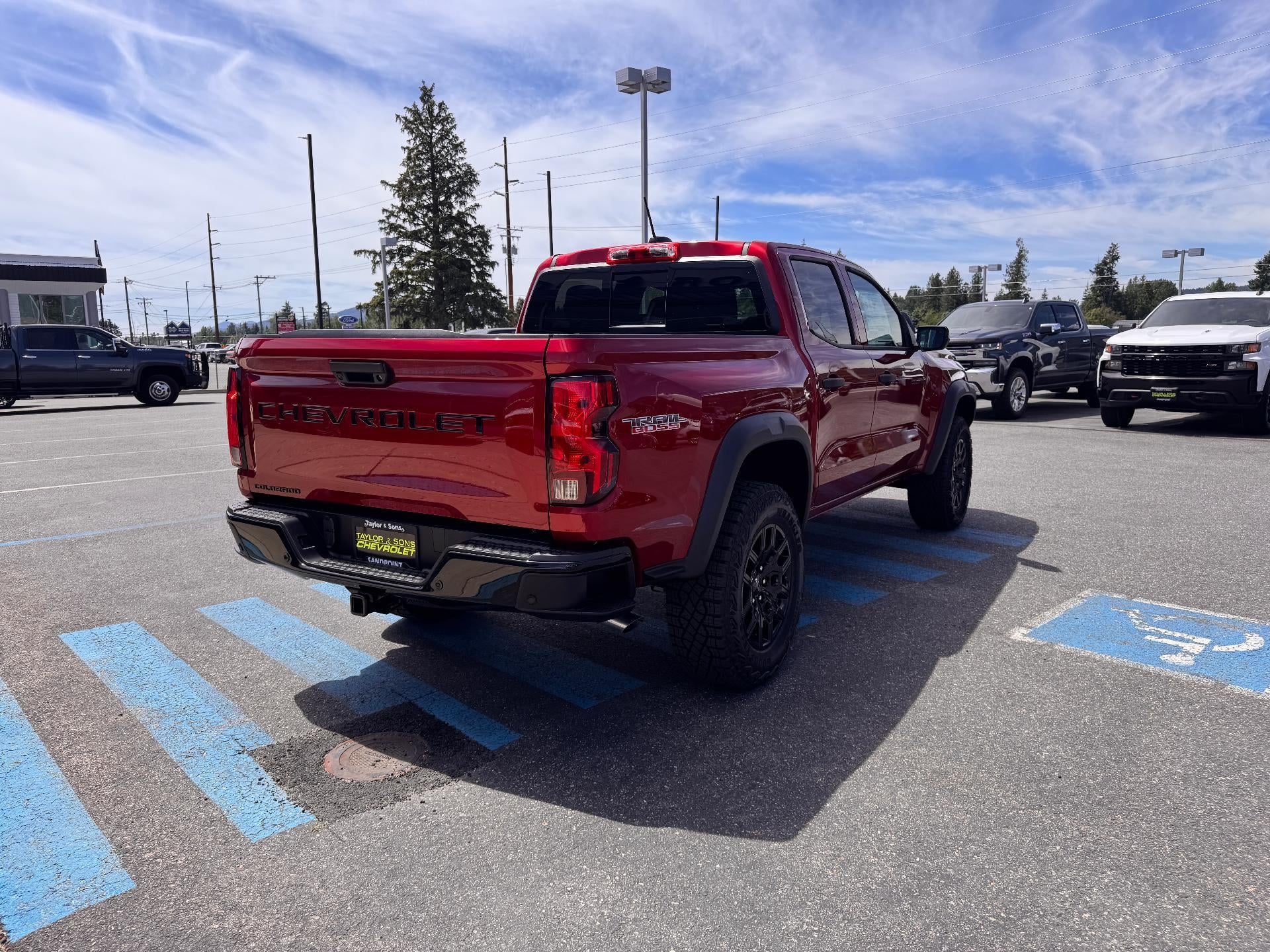 2026 Chevrolet Colorado TRAIL BOSS / CREW / 2.7 TUBOMAX / DARK ESSENTIALS