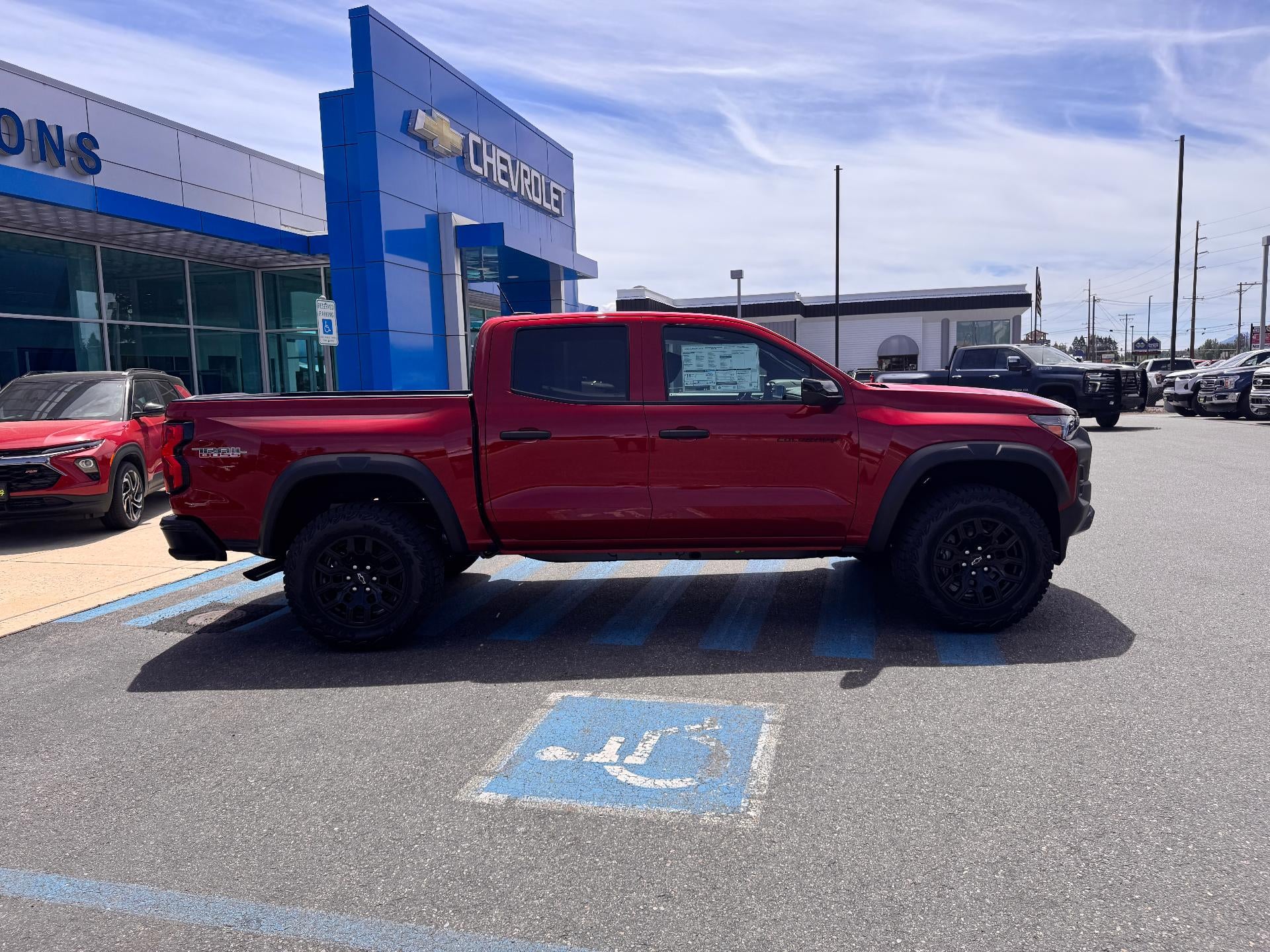 2026 Chevrolet Colorado TRAIL BOSS / CREW / 2.7 TUBOMAX / DARK ESSENTIALS