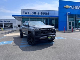 2026 Chevrolet Colorado TRAIL BOSS / CREW / 2.7 TUBOMAX / DARK ESSENTIALS
