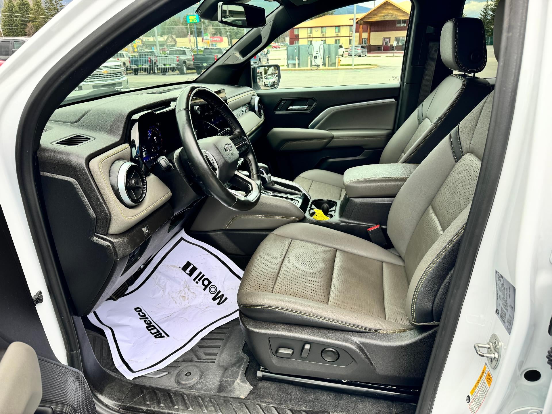 2024 Chevrolet Colorado ZR2 OFF ROAD / CREW / 2.7 TURBOMAX / TECH PCKG / 1 OWNER / 13K MILES