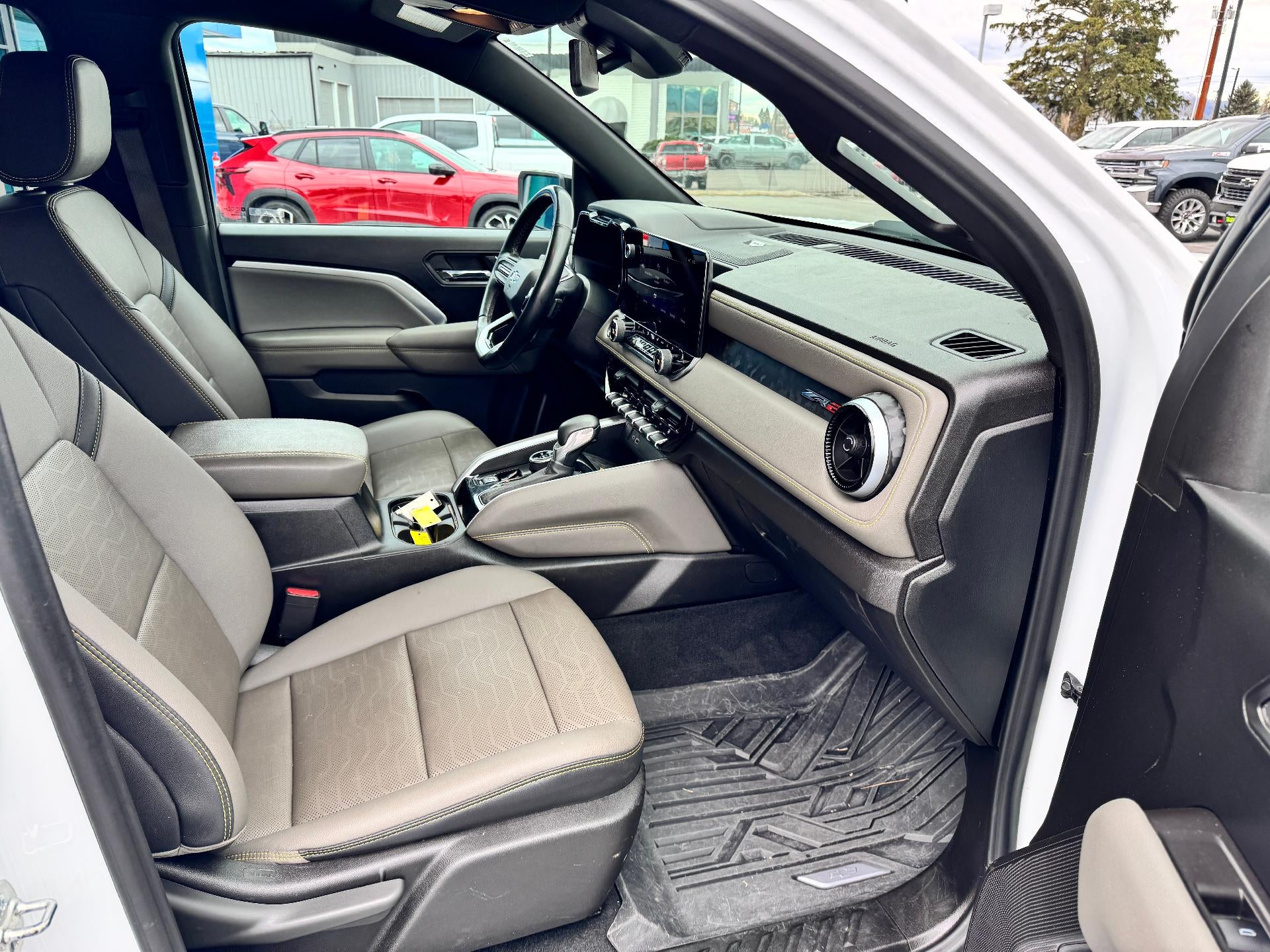 2024 Chevrolet Colorado ZR2 OFF ROAD / CREW / 2.7 TURBOMAX / TECH PCKG / 1 OWNER / 13K MILES