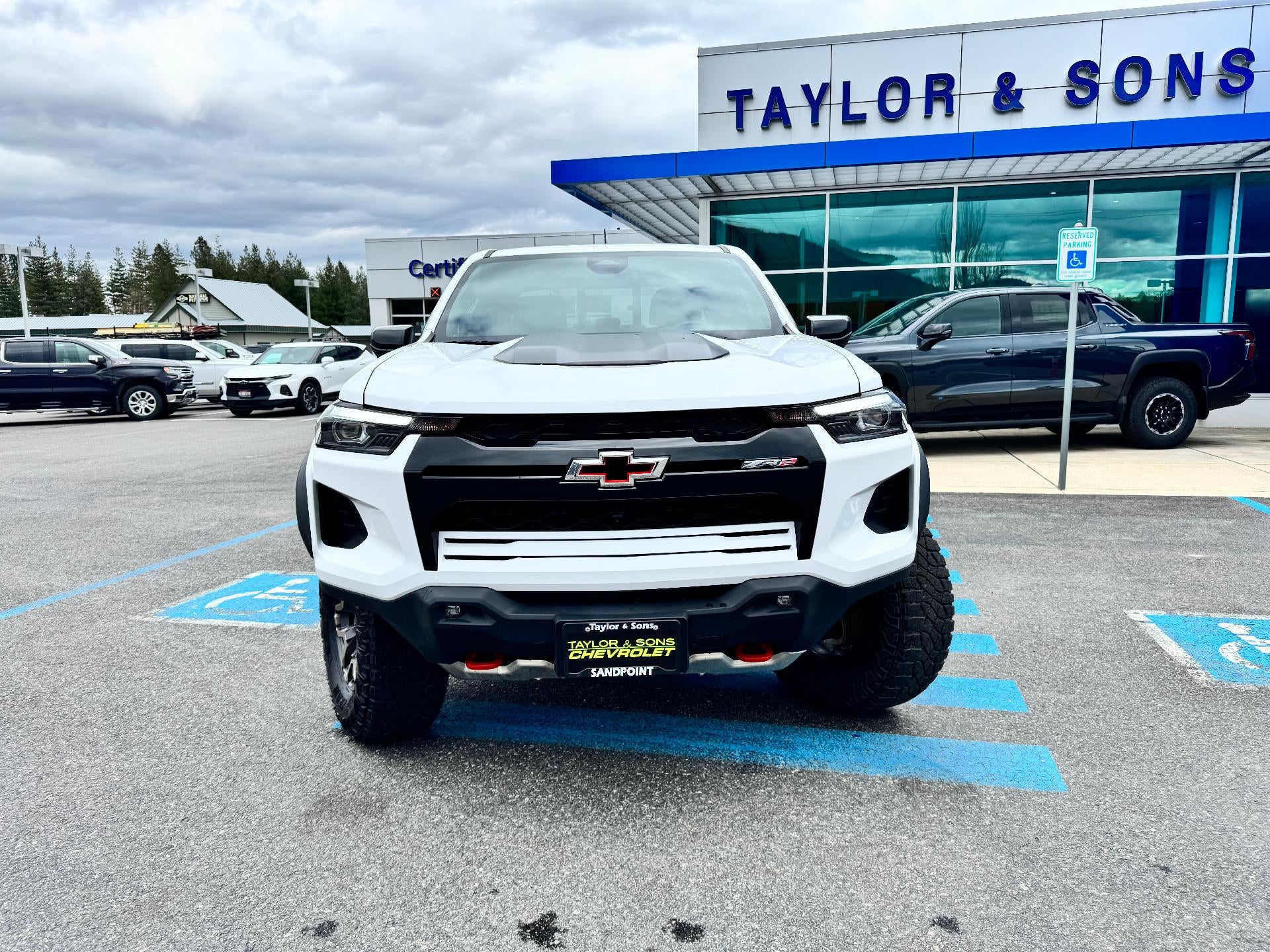 2024 Chevrolet Colorado ZR2 OFF ROAD / CREW / 2.7 TURBOMAX / TECH PCKG / 1 OWNER / 13K MILES