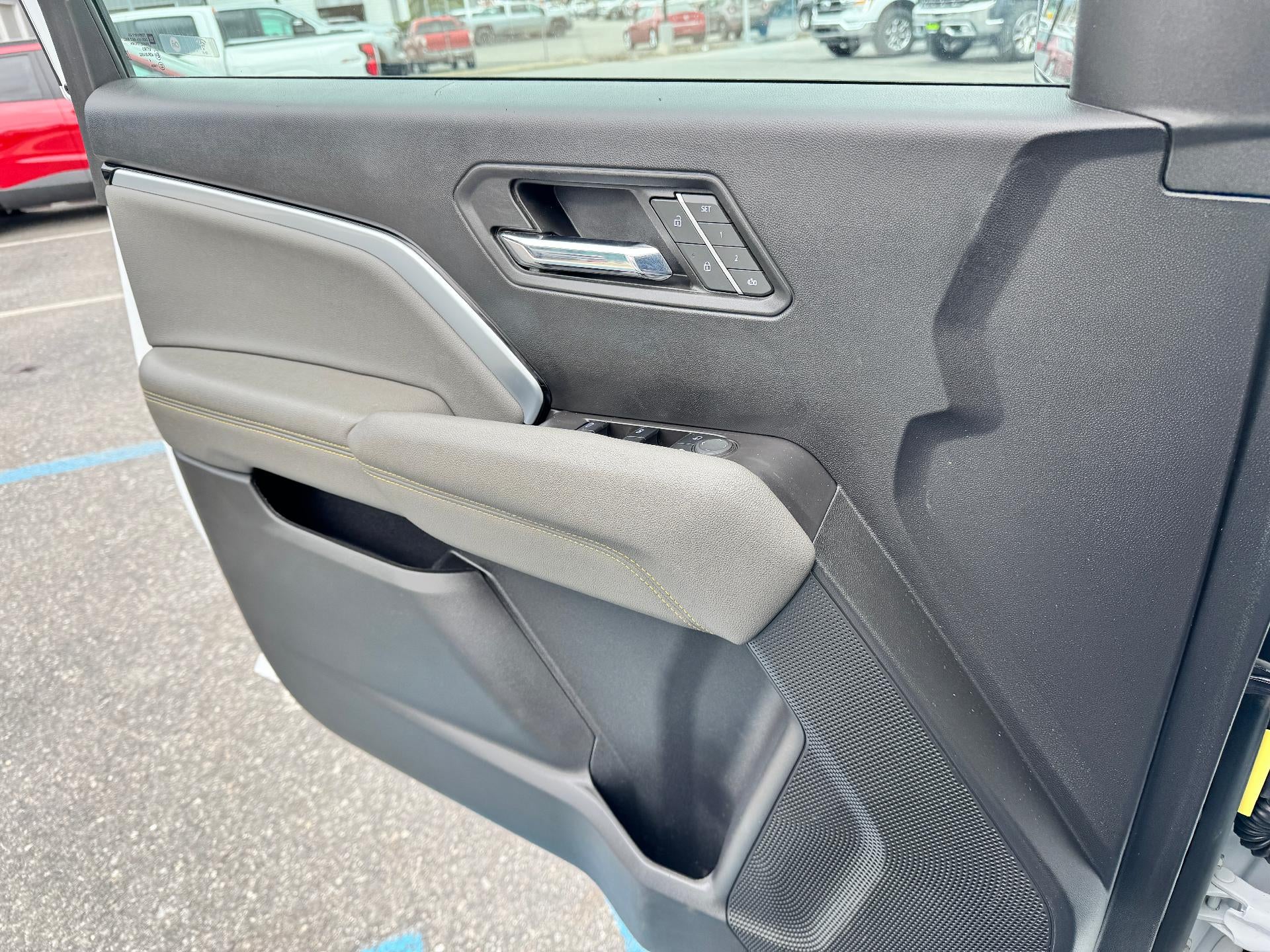 2024 Chevrolet Colorado ZR2 OFF ROAD / CREW / 2.7 TURBOMAX / TECH PCKG / 1 OWNER / 13K MILES