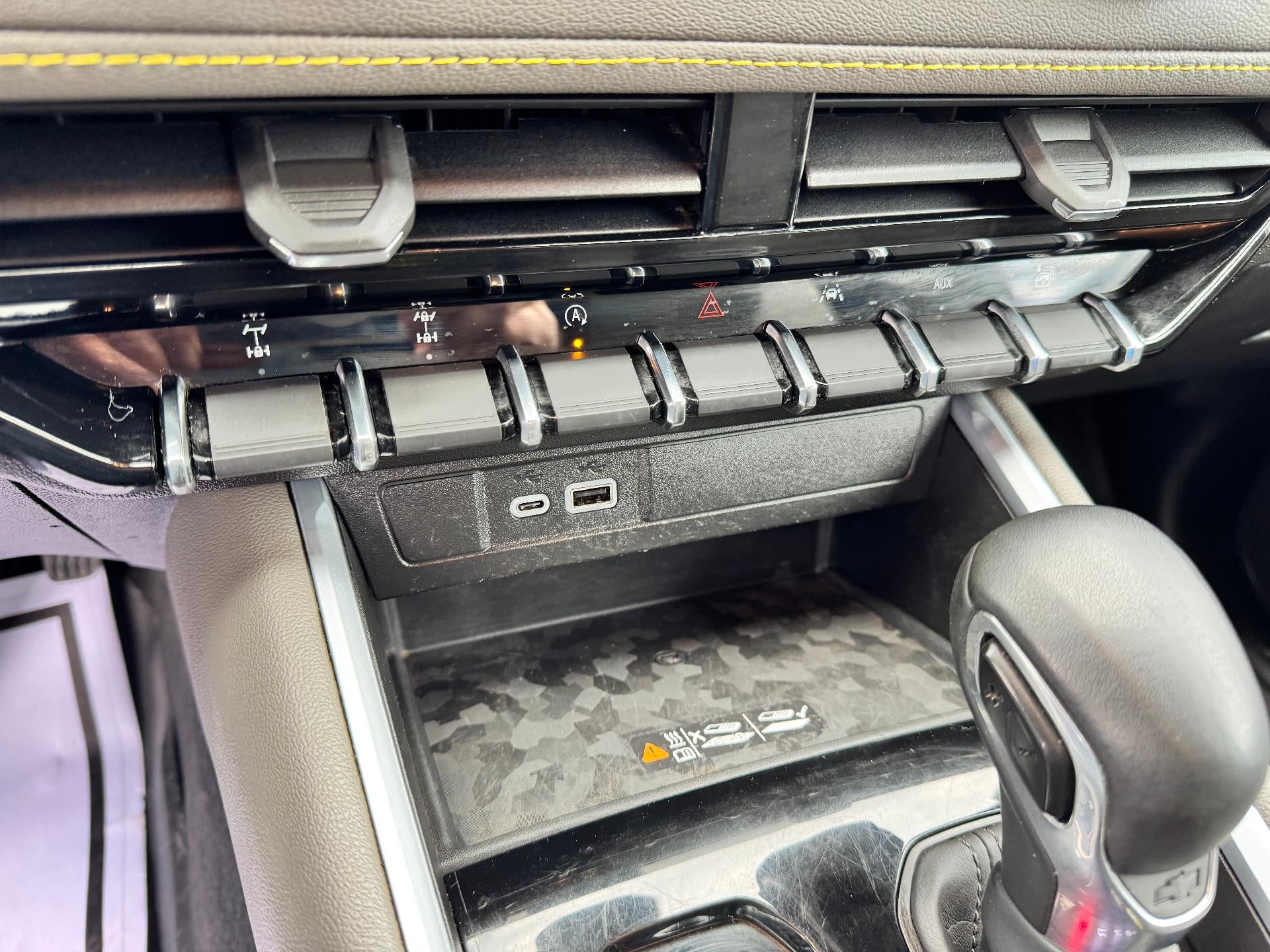 2024 Chevrolet Colorado ZR2 OFF ROAD / CREW / 2.7 TURBOMAX / TECH PCKG / 1 OWNER / 13K MILES