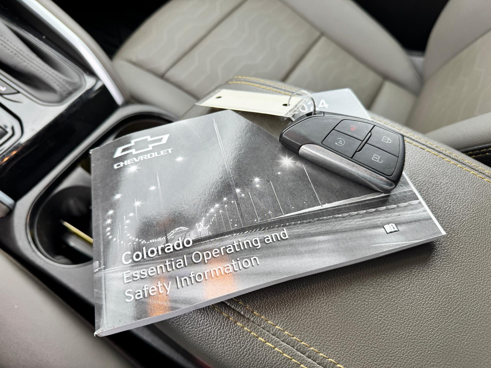 2024 Chevrolet Colorado ZR2 OFF ROAD / CREW / 2.7 TURBOMAX / TECH PCKG / 1 OWNER / 13K MILES