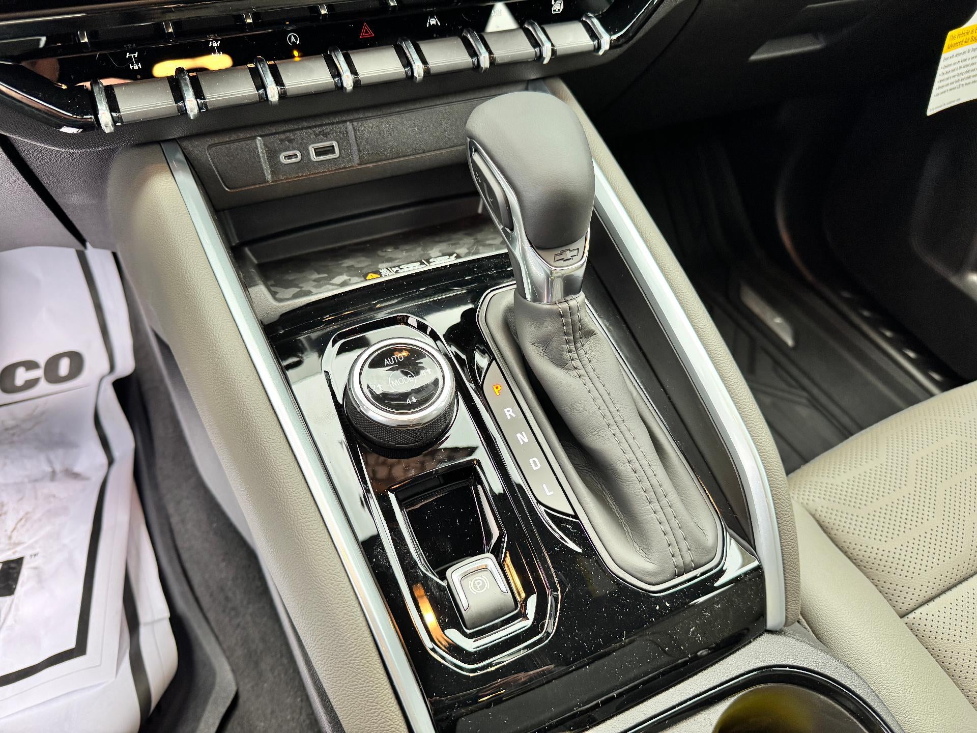 2026 Chevrolet Colorado ZR2 OFF ROAD / CREW / 2.7 TURBOMAX / ADAPTIVE CRUISE / SURROUND VISION