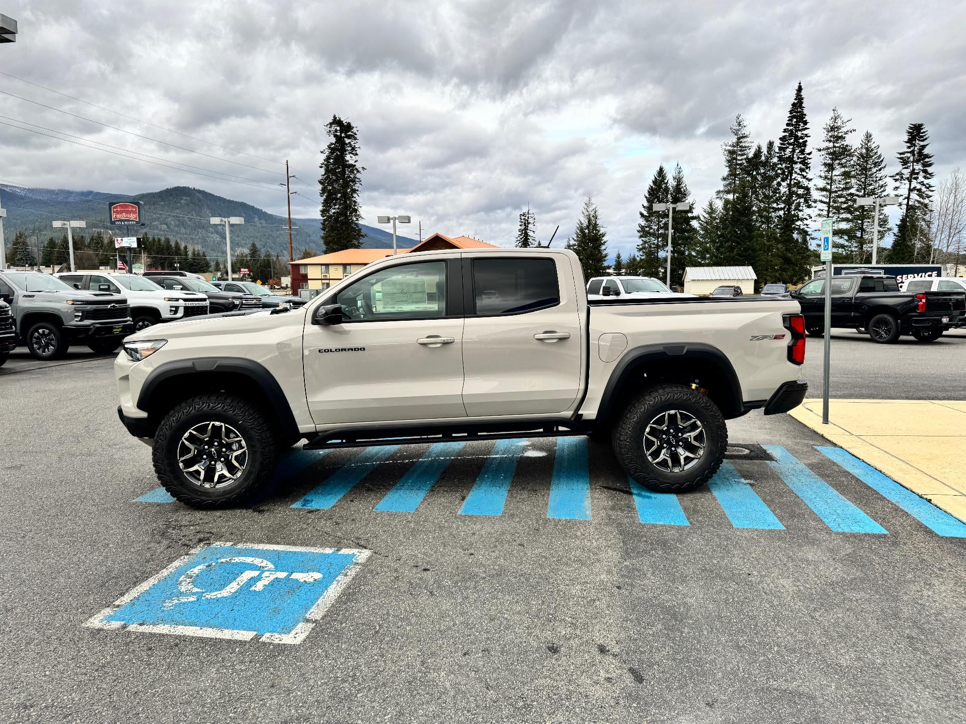 2026 Chevrolet Colorado ZR2 OFF ROAD / CREW / 2.7 TURBOMAX / ADAPTIVE CRUISE / SURROUND VISION
