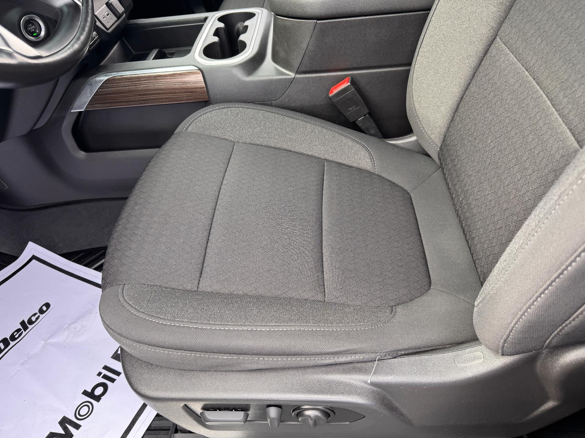 2021 Chevrolet Silverado 1500 LT / TRAIL BOSS / CREW / 5.3 LITER V8 / STANDARD BOX / LOCAL TRADE