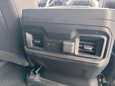 2021 Chevrolet Silverado 1500 LT / TRAIL BOSS / CREW / 5.3 LITER V8 / STANDARD BOX / LOCAL TRADE