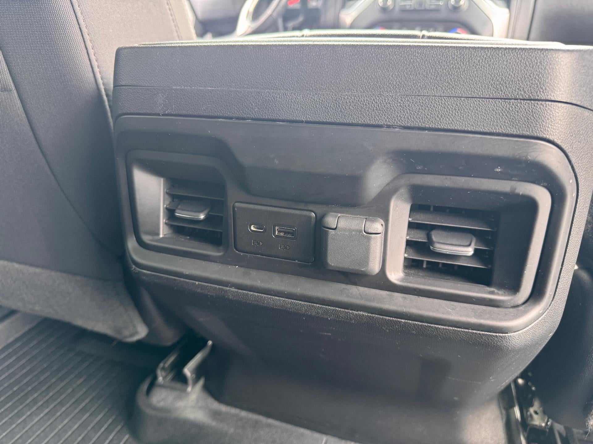 2021 Chevrolet Silverado 1500 LT / TRAIL BOSS / CREW / 5.3 LITER V8 / STANDARD BOX / LOCAL TRADE