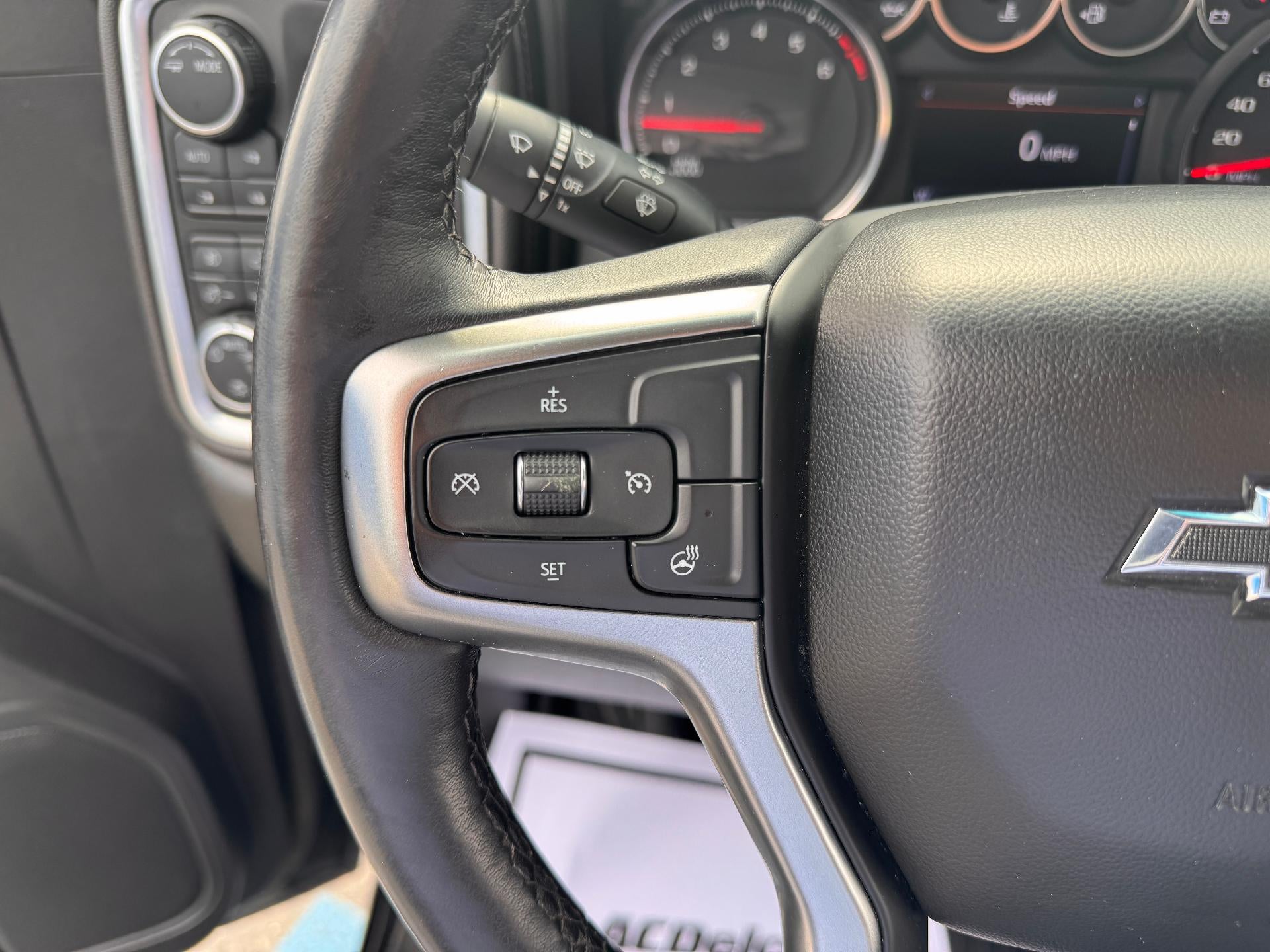 2021 Chevrolet Silverado 1500 LT / TRAIL BOSS / CREW / 5.3 LITER V8 / STANDARD BOX / LOCAL TRADE