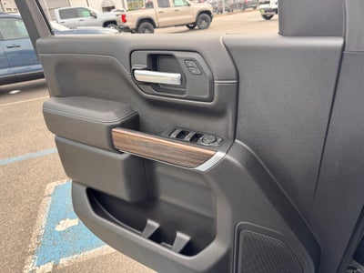 2021 Chevrolet Silverado 1500 LT / TRAIL BOSS / CREW / 5.3 LITER V8 / STANDARD BOX / LOCAL TRADE
