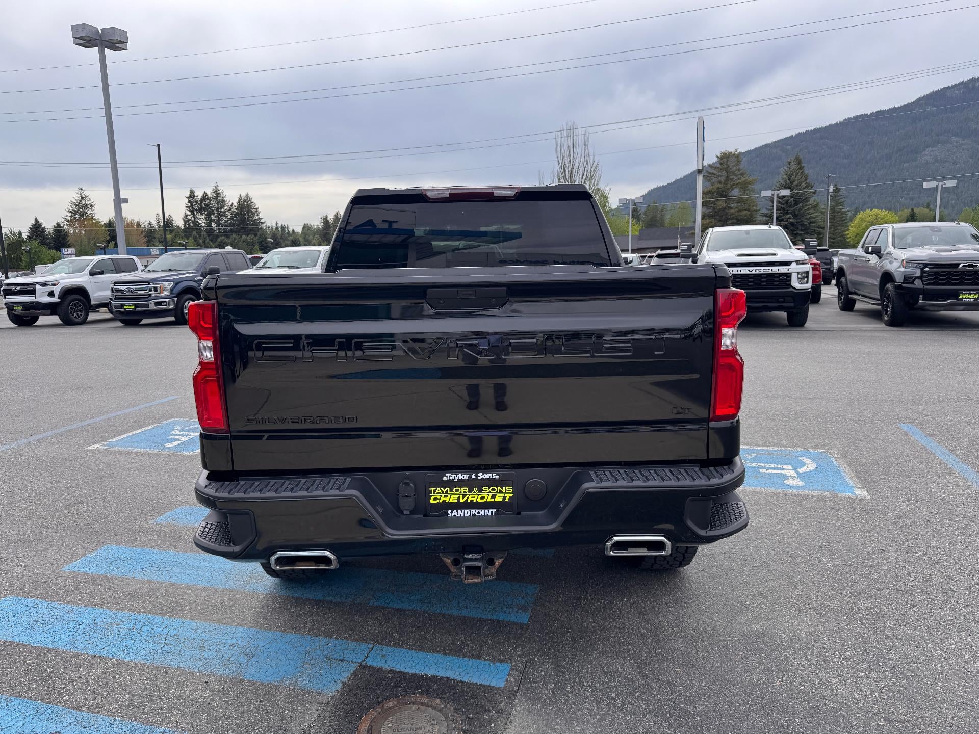 2021 Chevrolet Silverado 1500 LT / TRAIL BOSS / CREW / 5.3 LITER V8 / STANDARD BOX / LOCAL TRADE